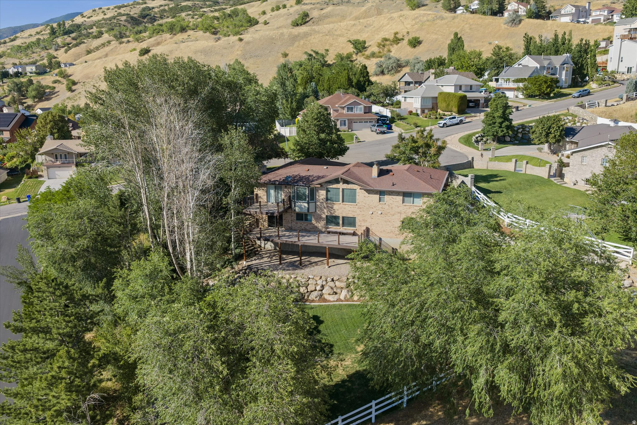 ROLLING HILLS - Residential