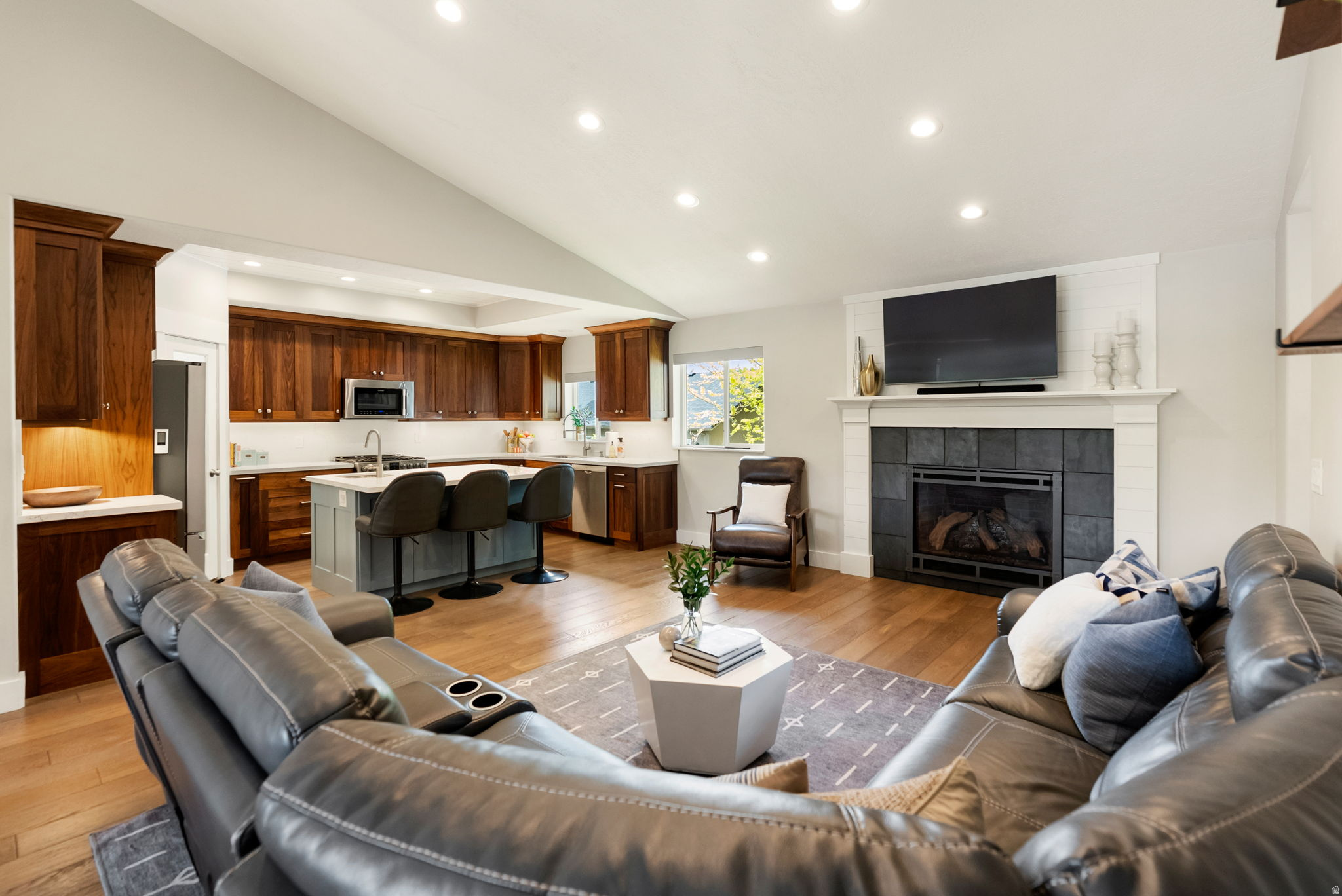 QUAIL BLUFF HEIGHTS - Residential