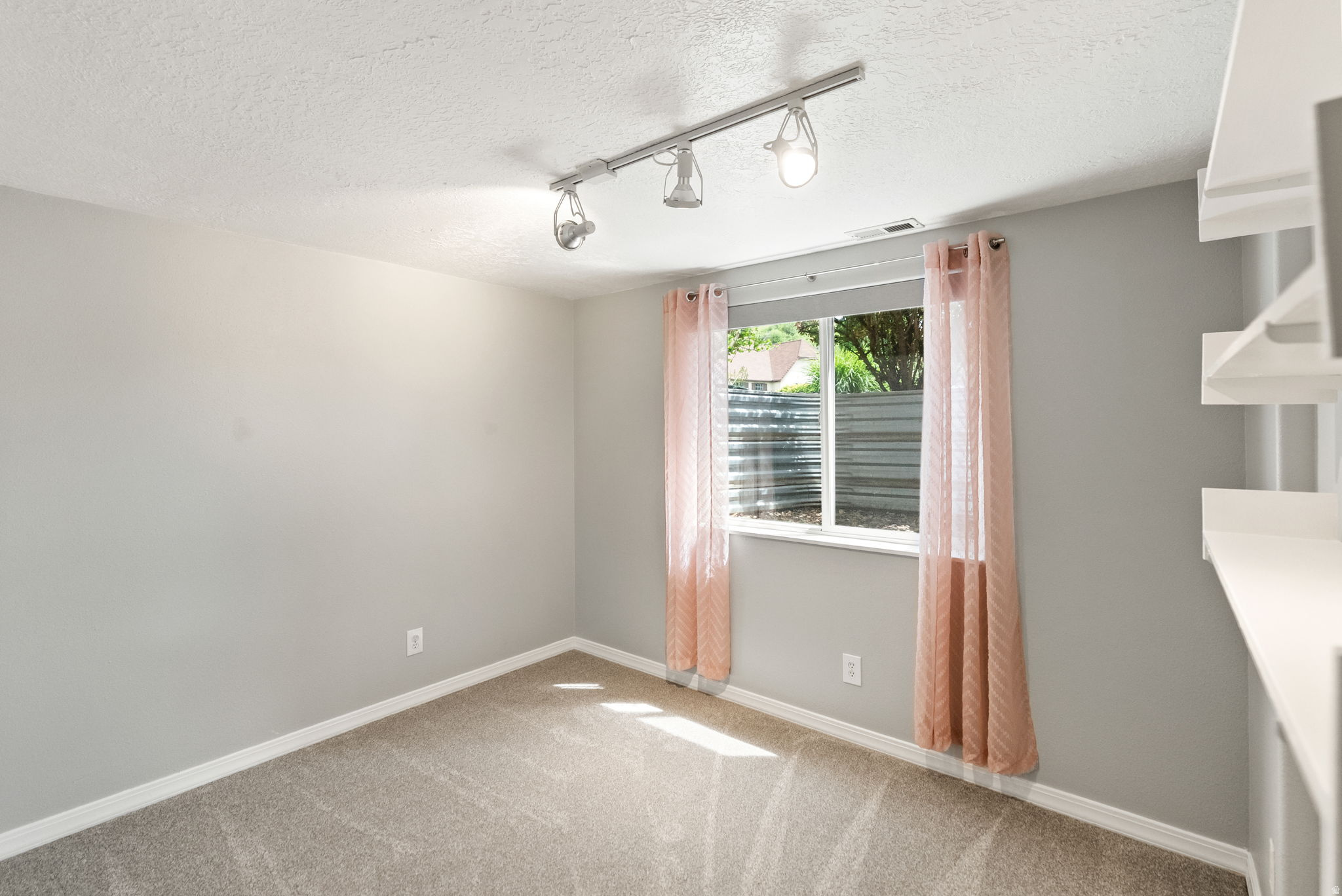 QUAIL BLUFF HEIGHTS - Residential