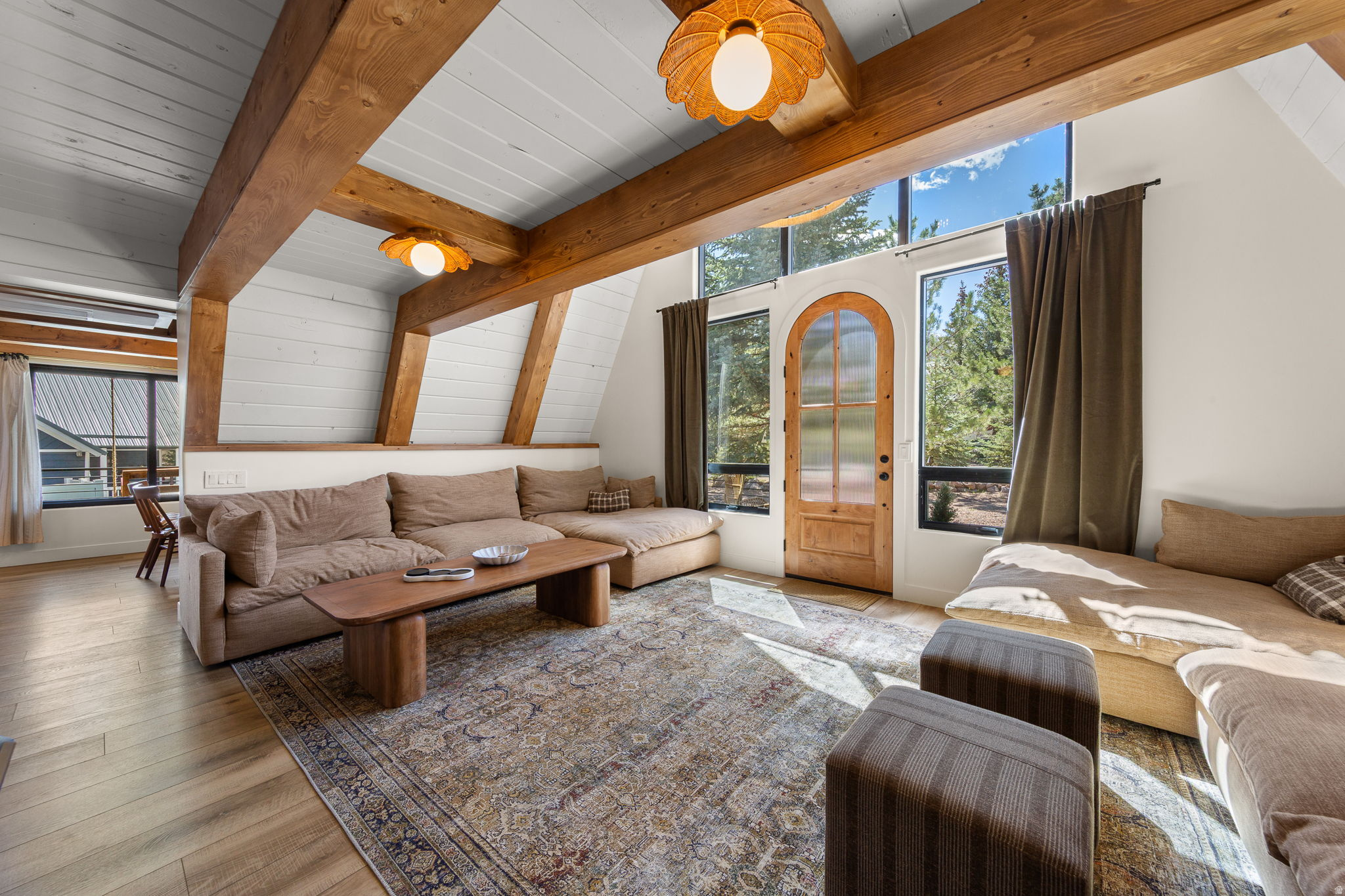MOUNTAIN VIEW EST 1 - Residential