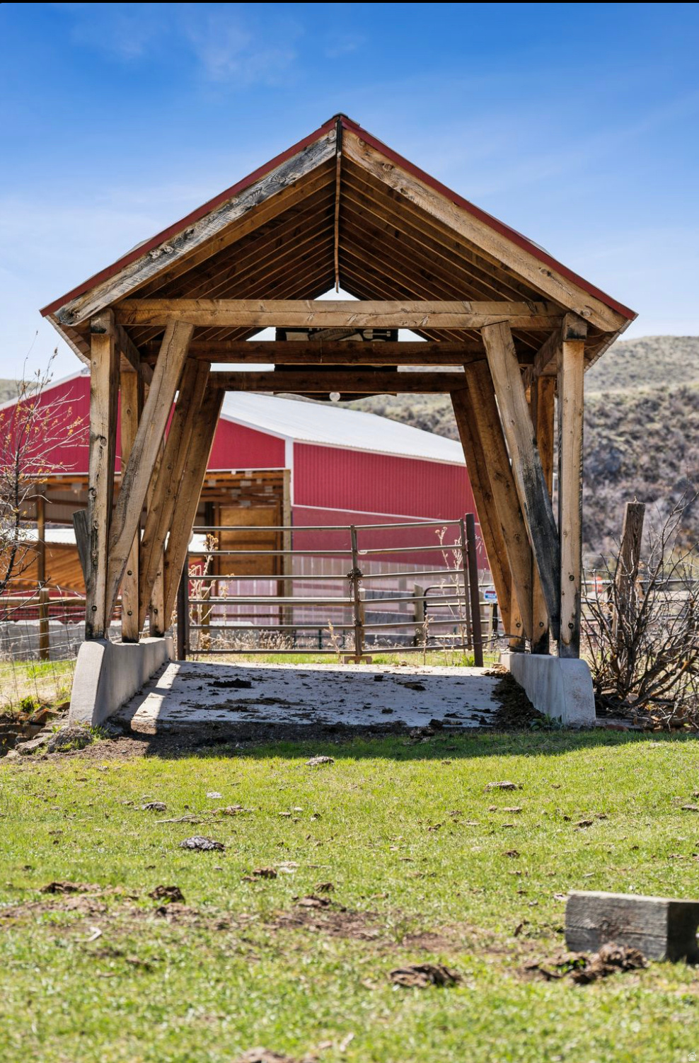 NORTH SUMMIT - Residential