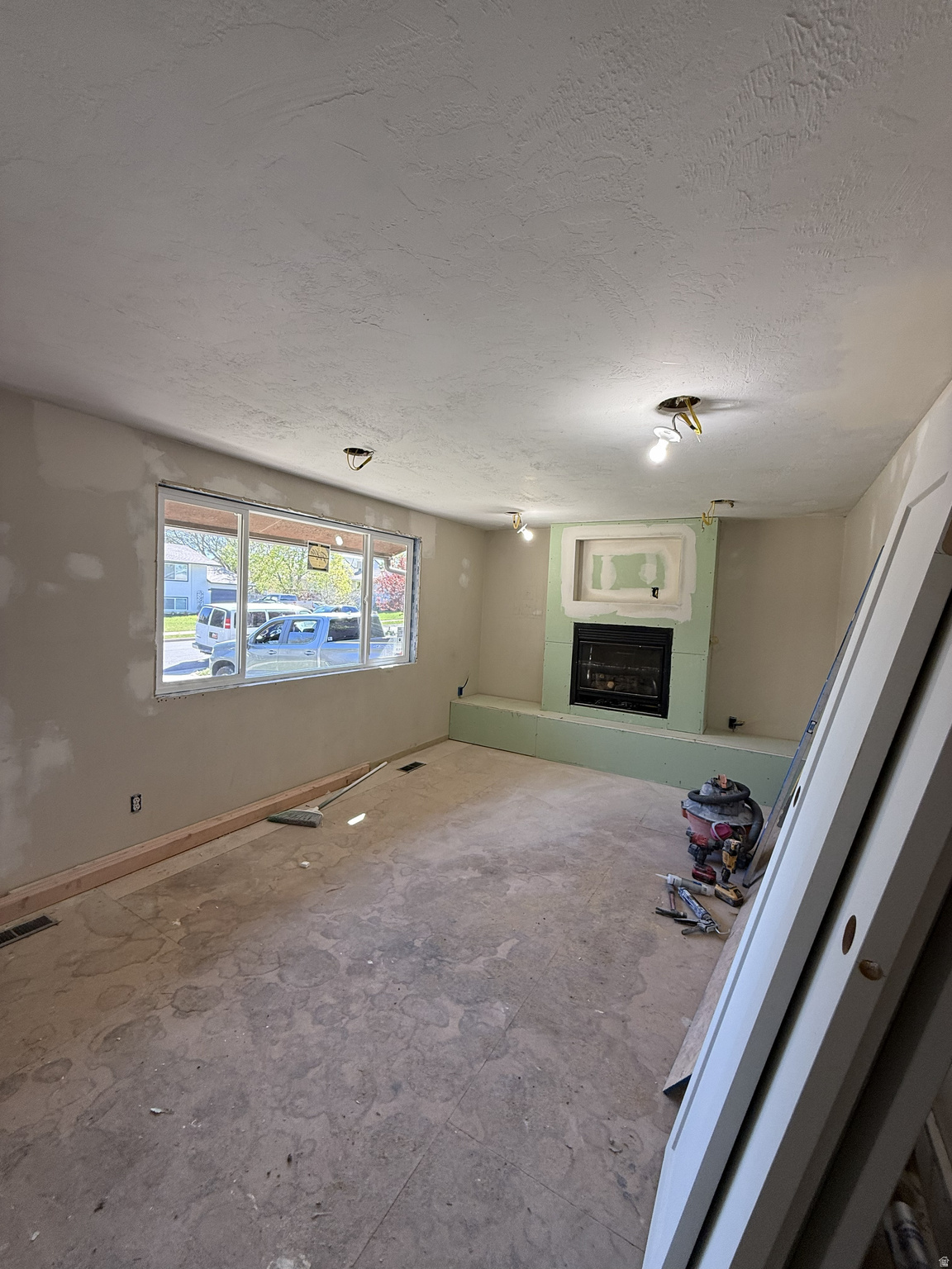 MAGNOLIA WEST - Residential