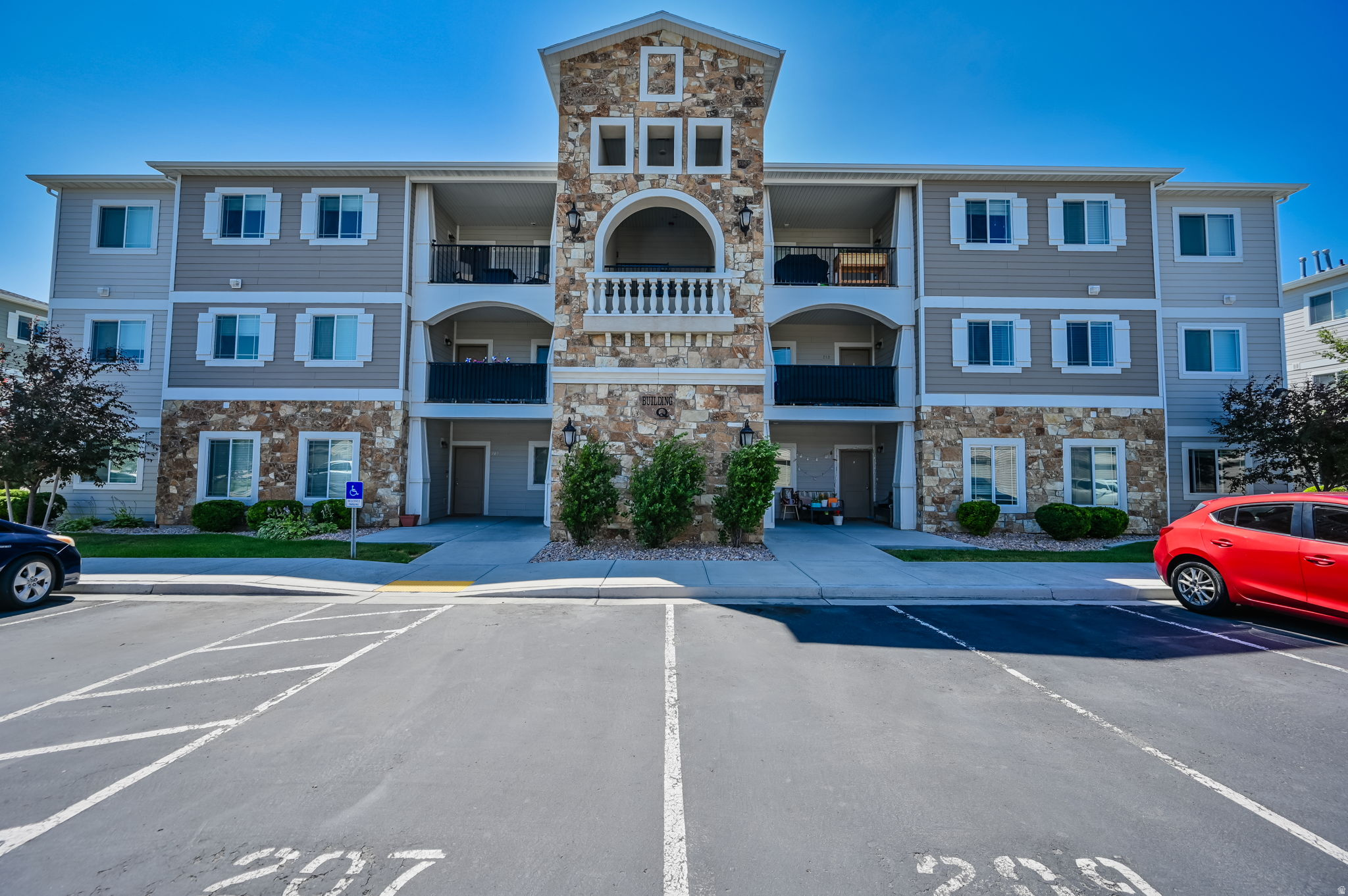 HILLCREST CONDOS - Residential