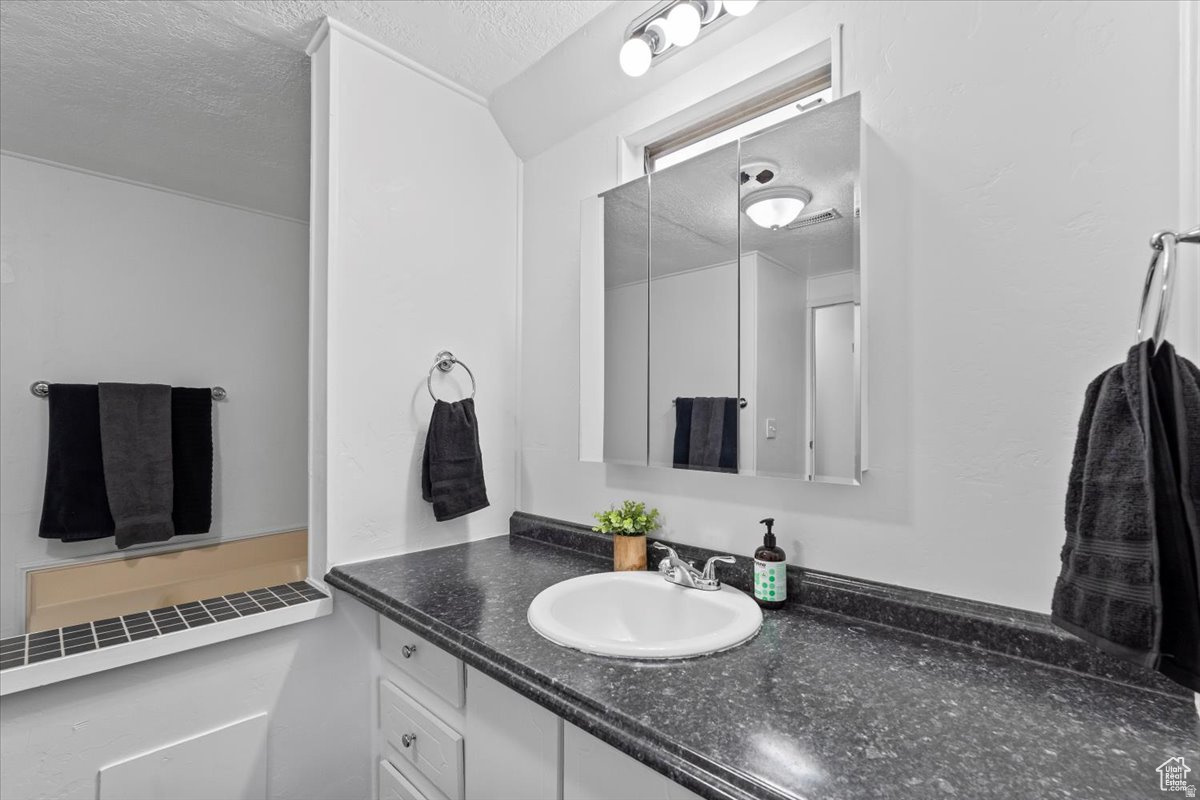 EAST CREST ESTATES - Residential