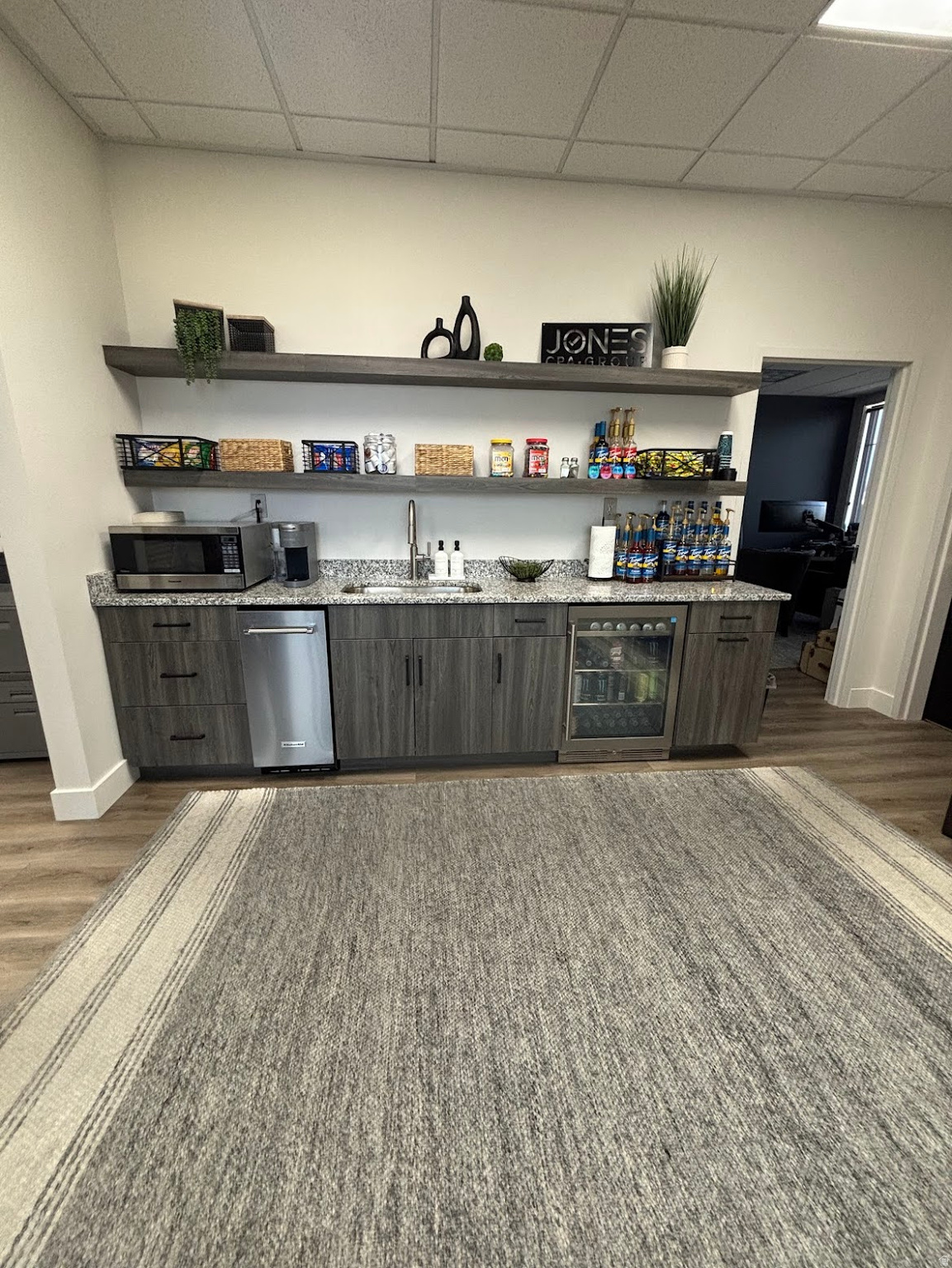 VINEYARD - Commercial Sale