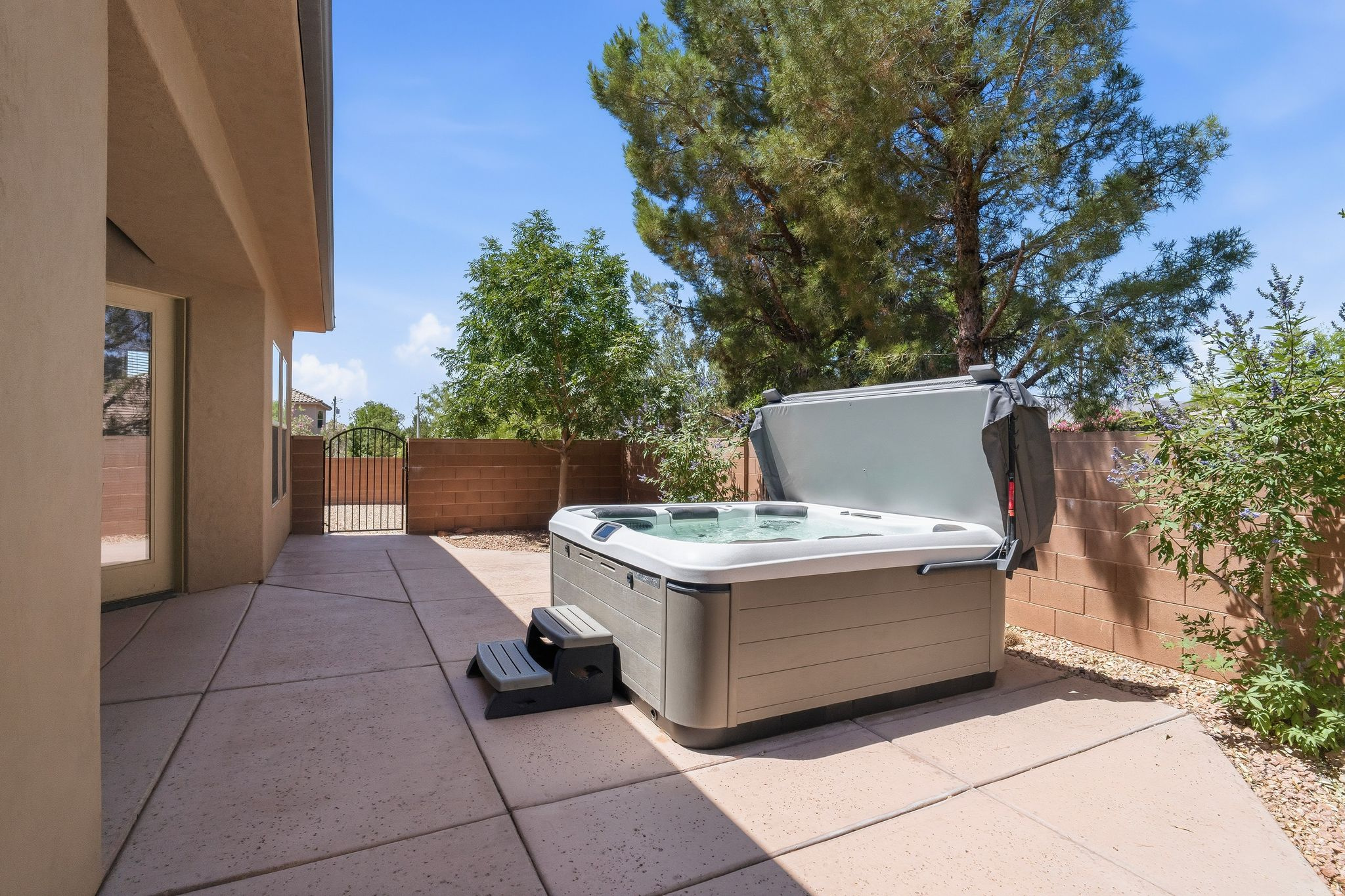 ENCE MEADOWS - Residential