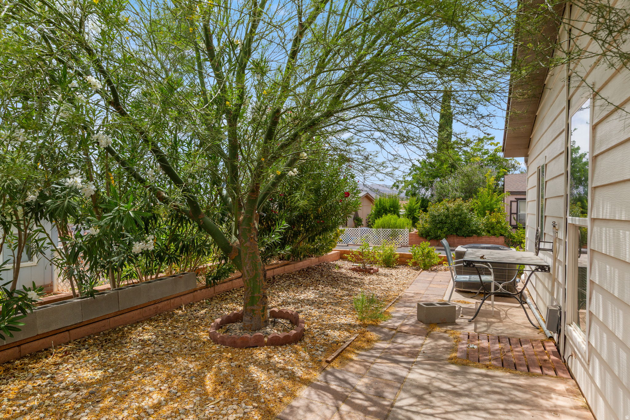 RAINBOW RIDGE MOBILE HOME PARK - Residential