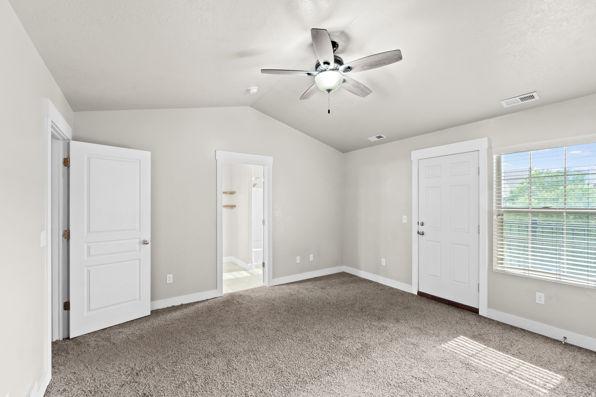 SARATOGA SPRINGS - Residential