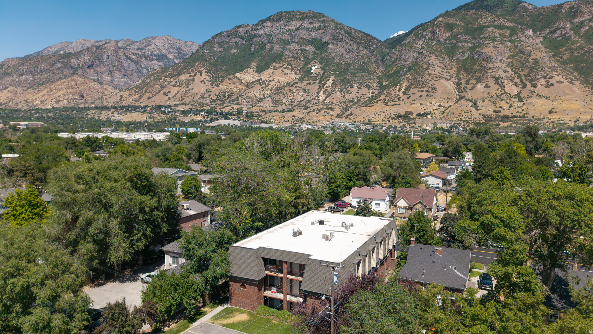 GOLSTONE - Residential