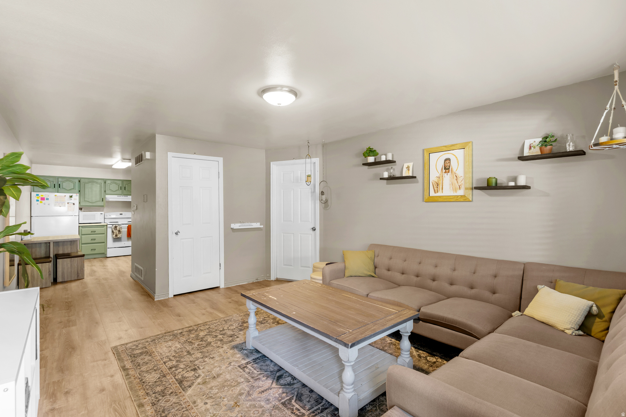 GOLSTONE - Residential