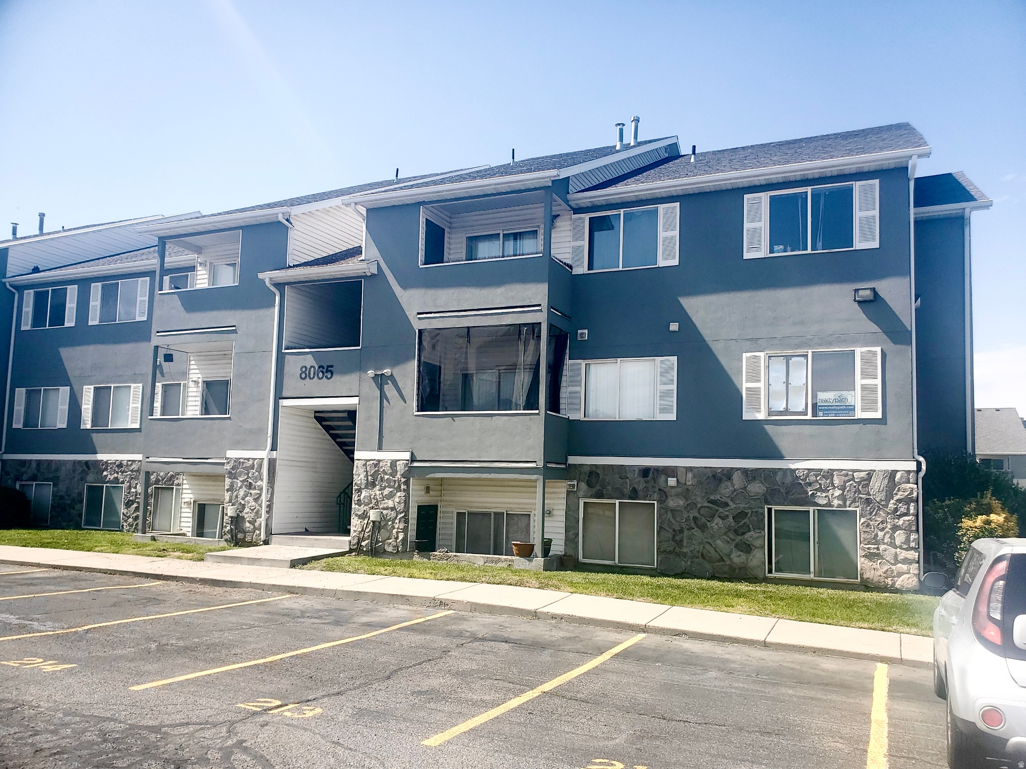 Great starter home 3 bedrooms 2 bathrooms with a private balcony. In a quiet gated community. Square footage figures are provided as a courtesy estimate only and were obtained from county records. Buyer is advised to obtain an independent measurement.