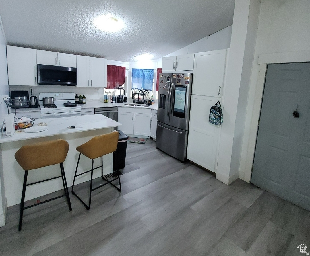 MEADOWBROOK - Residential