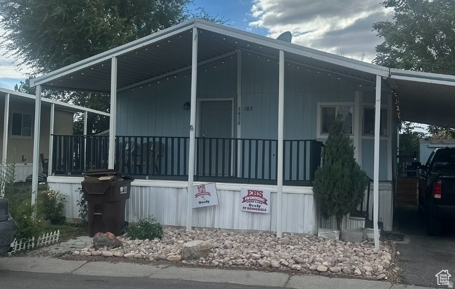 Spacious double wide is ready for your family! Located in one of the most sought after communities, Meadowbrook Village! Central A/C and tile upgrades! Community has a splash pad and visitor parking is just down the street! We have MANY financing options for this type of property! Call today! Sq. ft provided as a courtesy only. Buyer/Broker to verify all info!