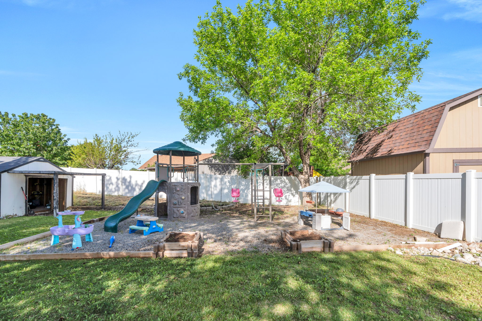 CARRIAGE TOWNE MEADO - Residential