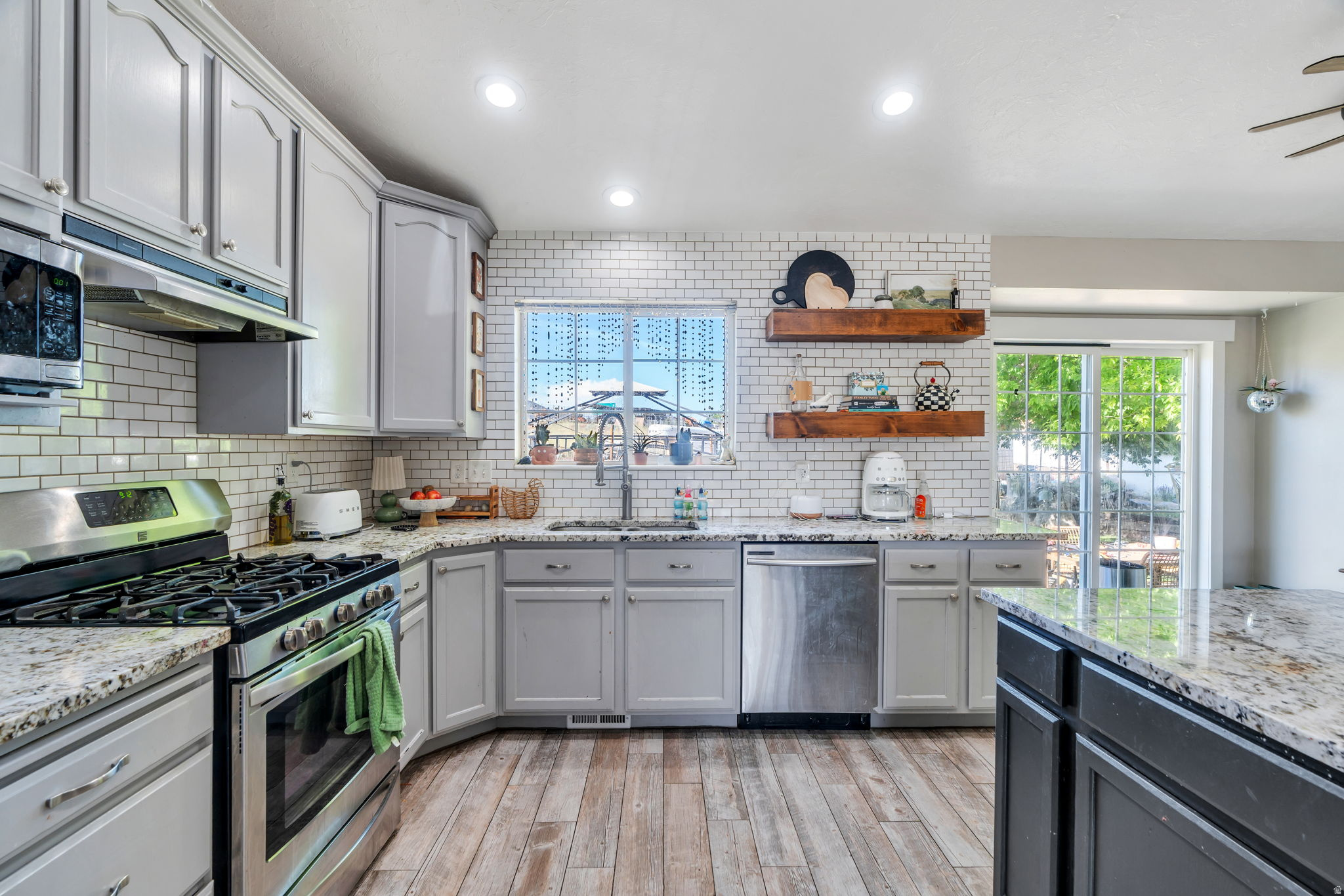 CARRIAGE TOWNE MEADO - Residential