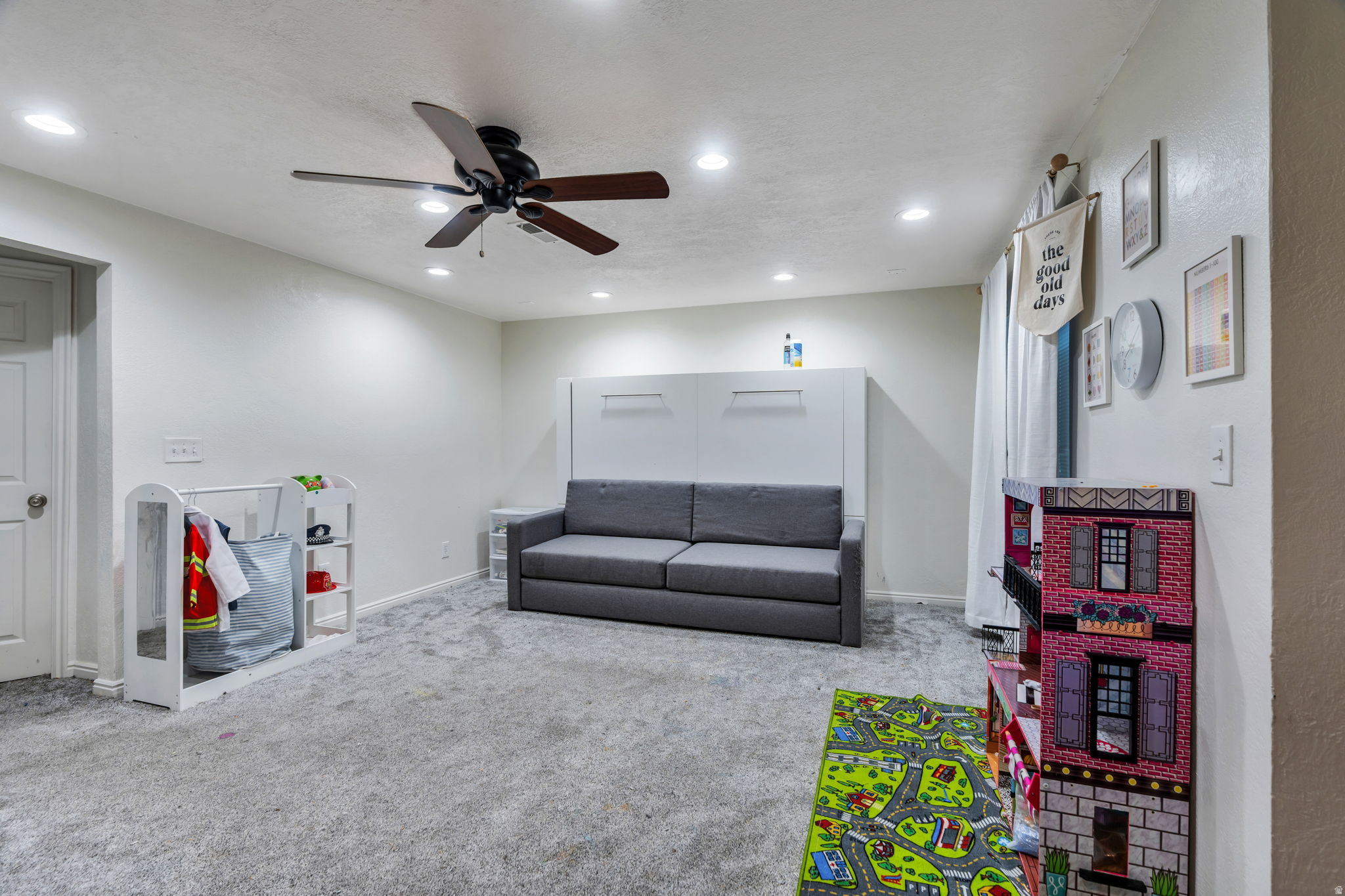 CARRIAGE TOWNE MEADO - Residential