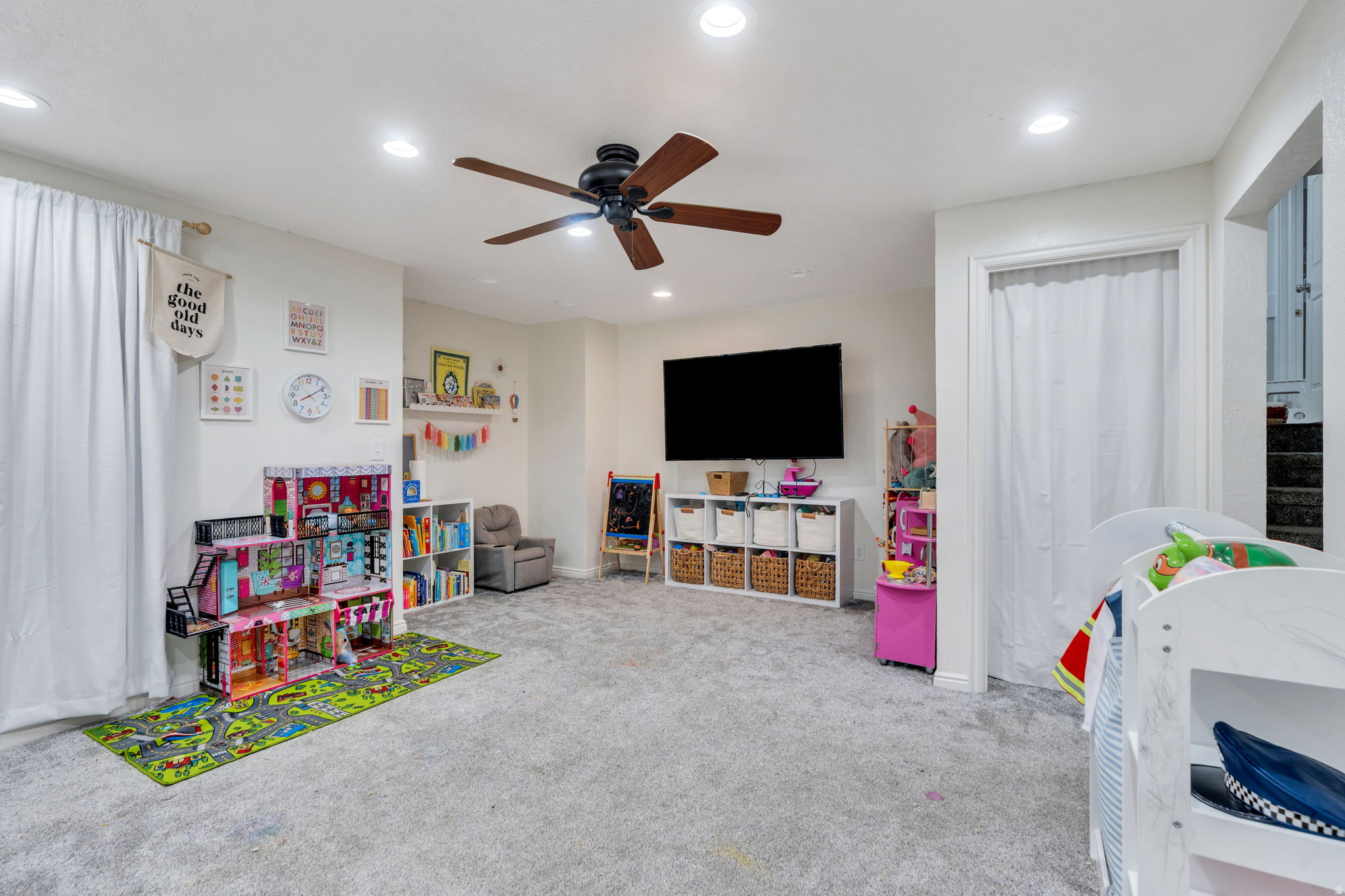 CARRIAGE TOWNE MEADO - Residential