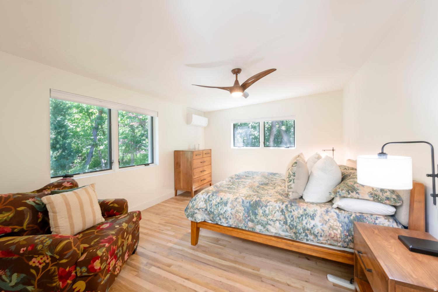 MOUNT OLYMPUS COVE - Residential