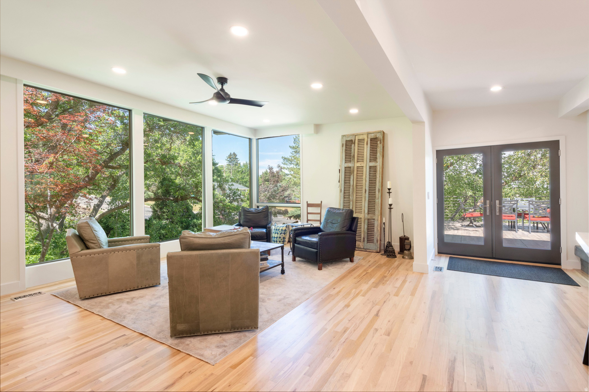 MOUNT OLYMPUS COVE - Residential