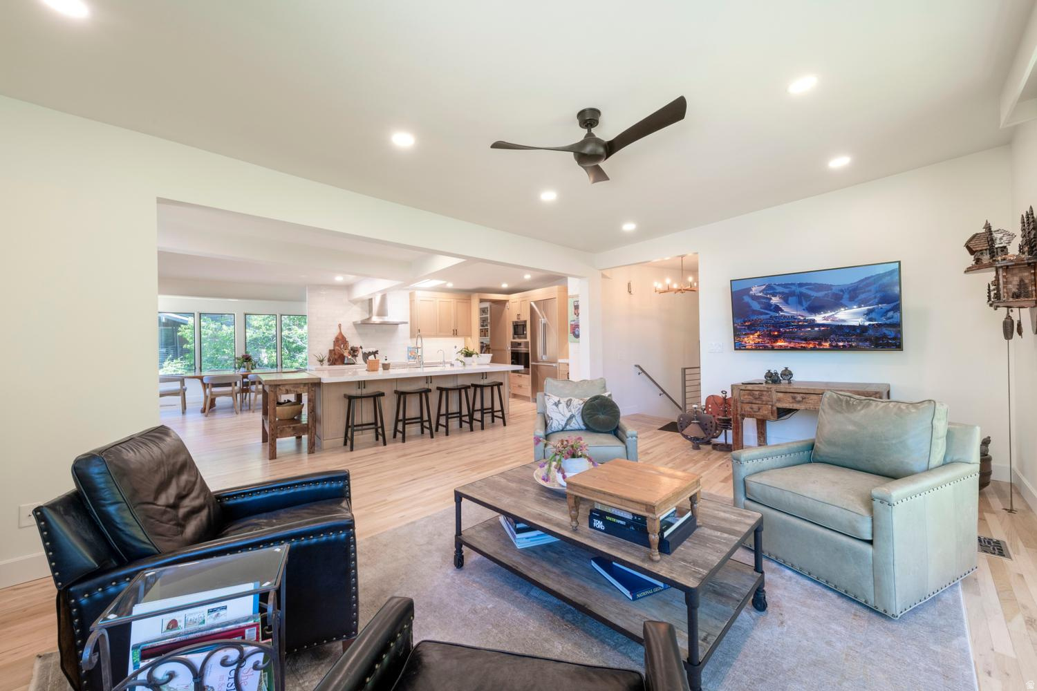 MOUNT OLYMPUS COVE - Residential