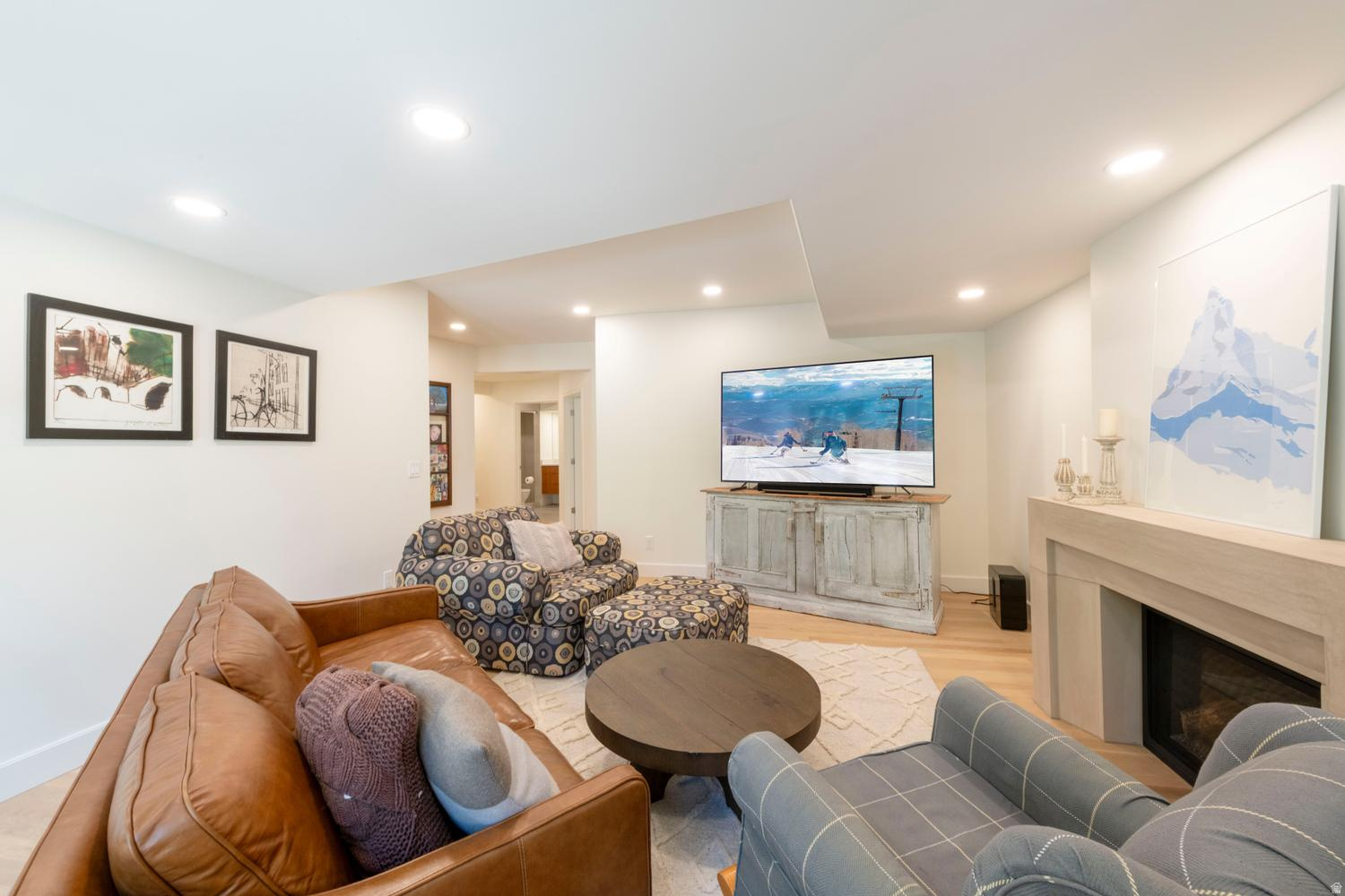 MOUNT OLYMPUS COVE - Residential