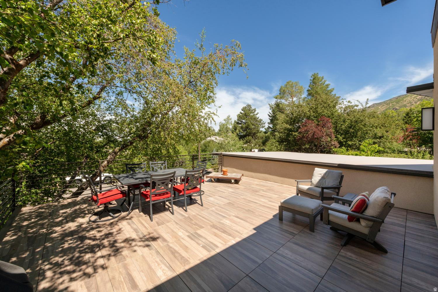 MOUNT OLYMPUS COVE - Residential