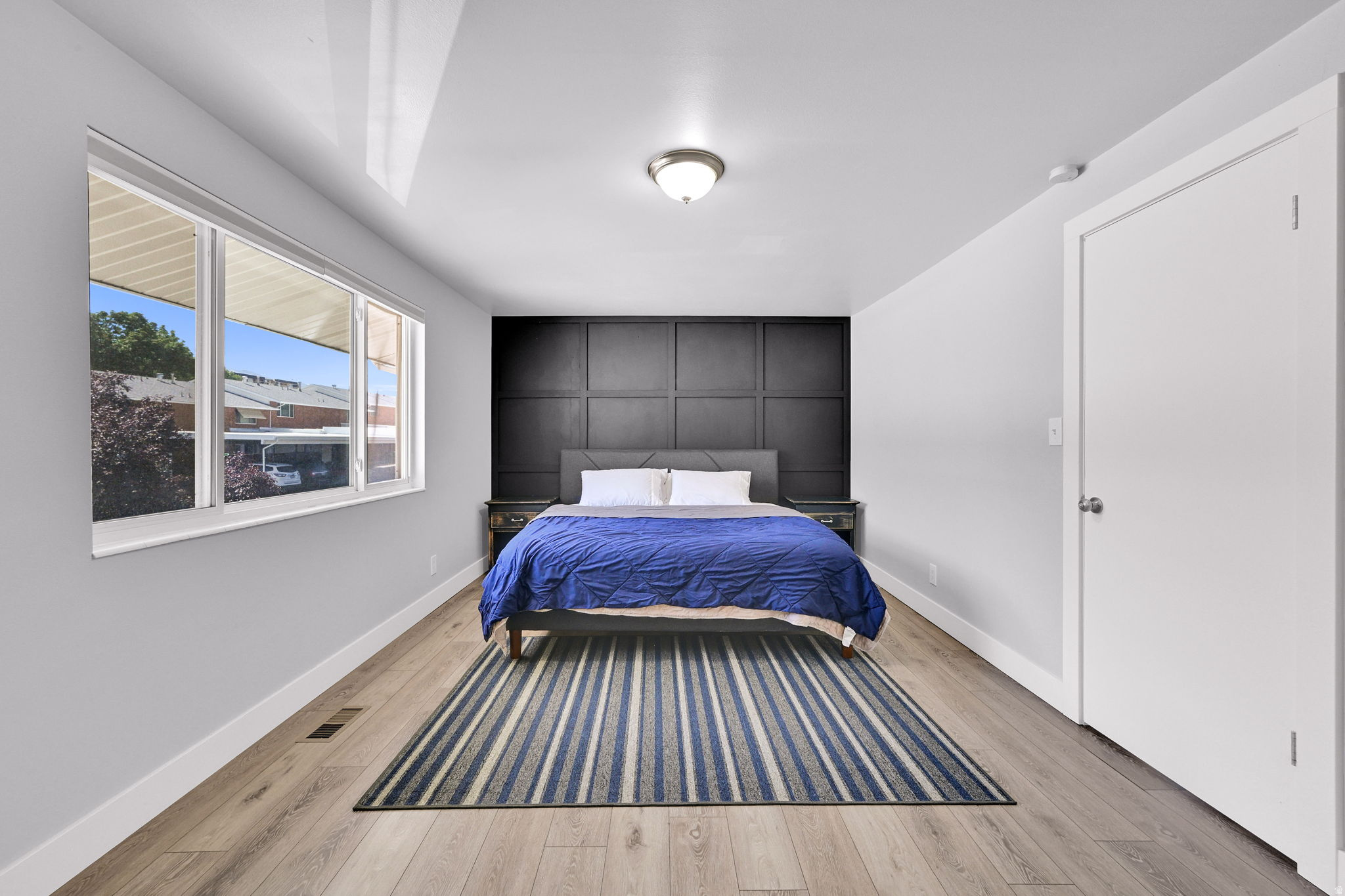 THE COUNTRY HILLS MA - Residential