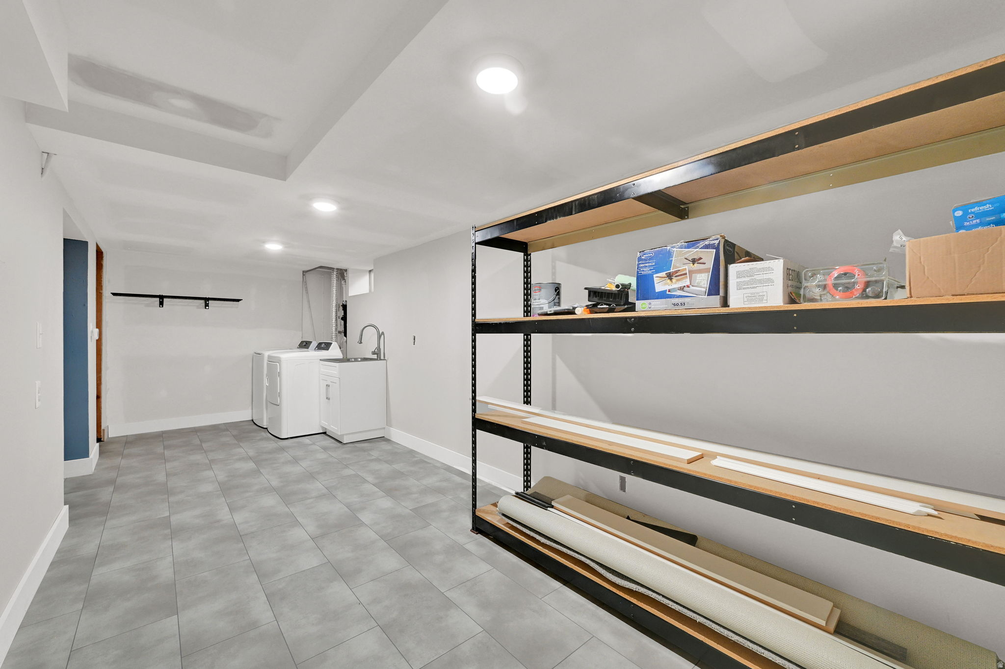 THE COUNTRY HILLS MA - Residential