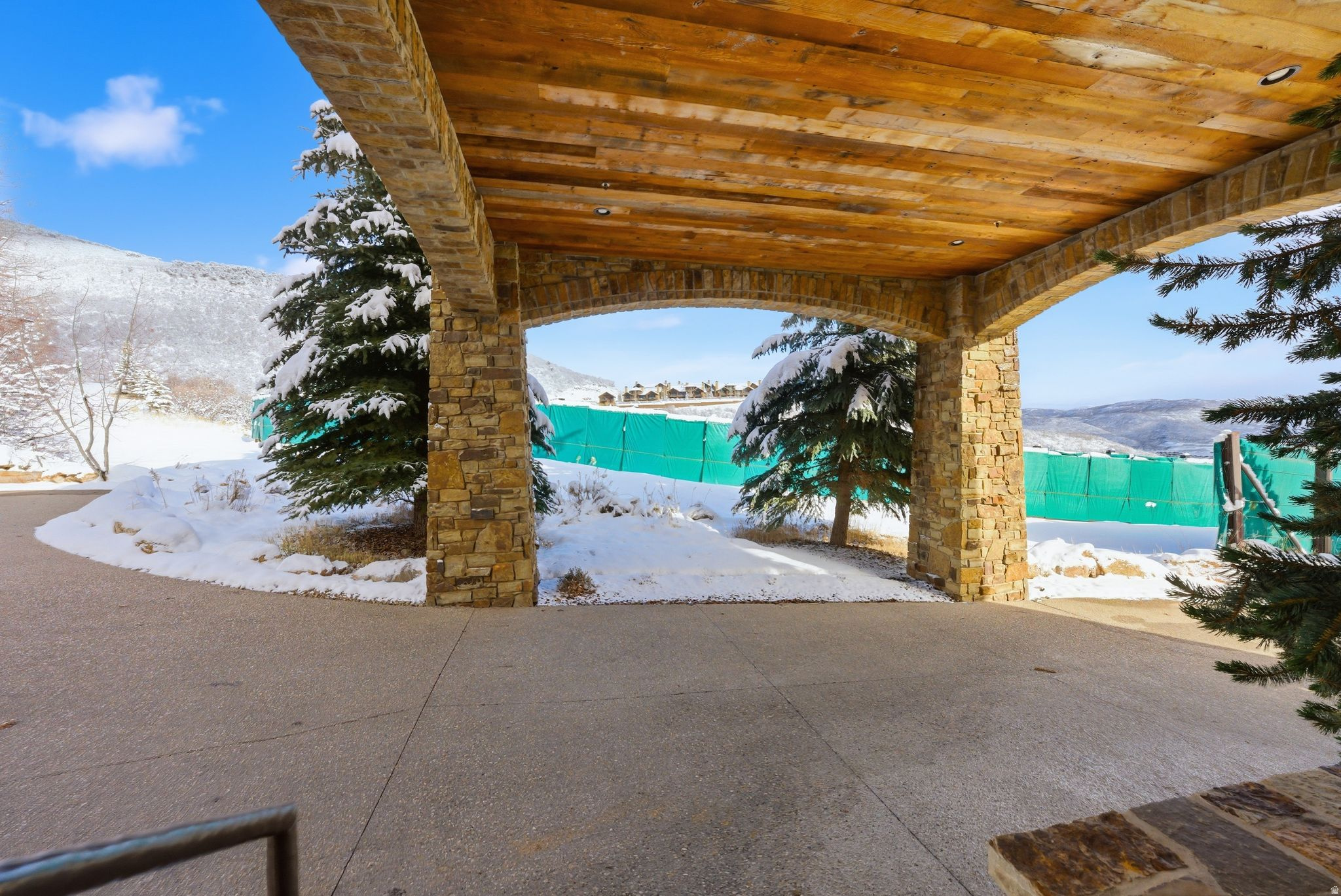 DEER CREST ESTATES - Residential