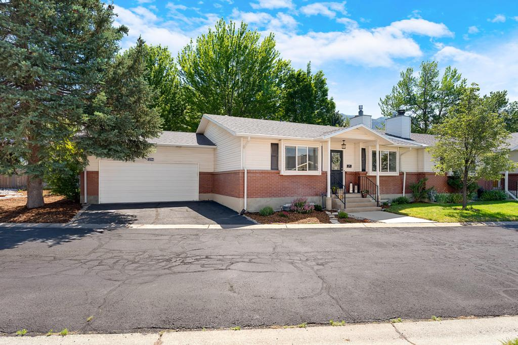 TWIN PEAKS - Residential