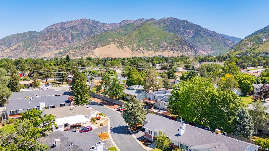 TWIN PEAKS - Residential