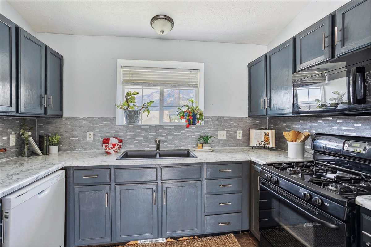 ROYLANCE FARMS PRUD - Residential
