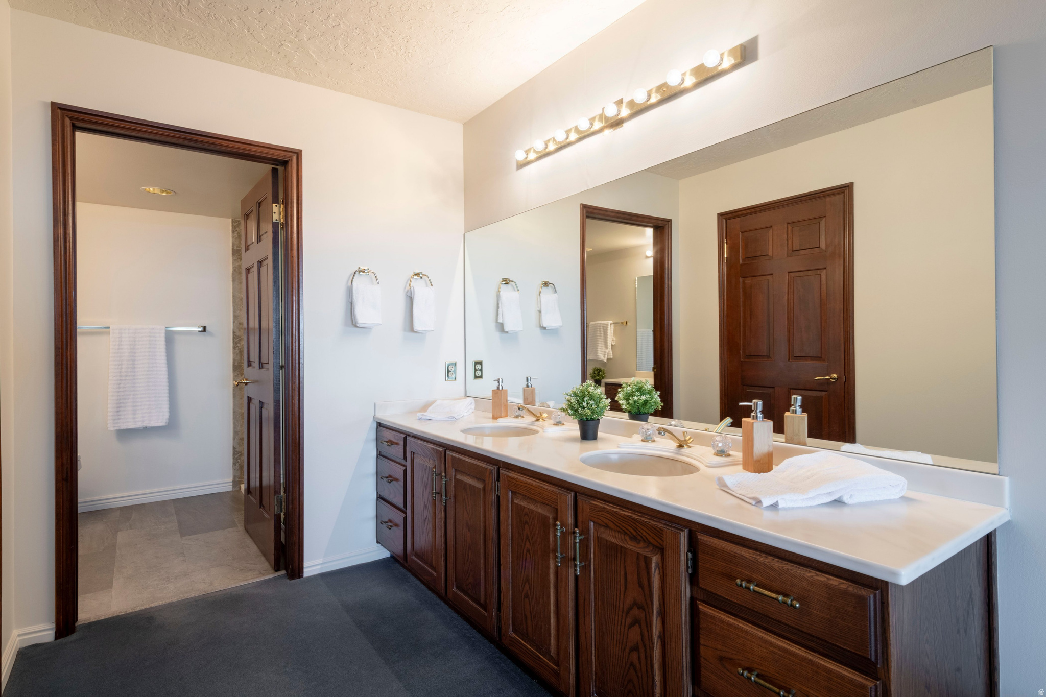 WILSHIRE - Residential