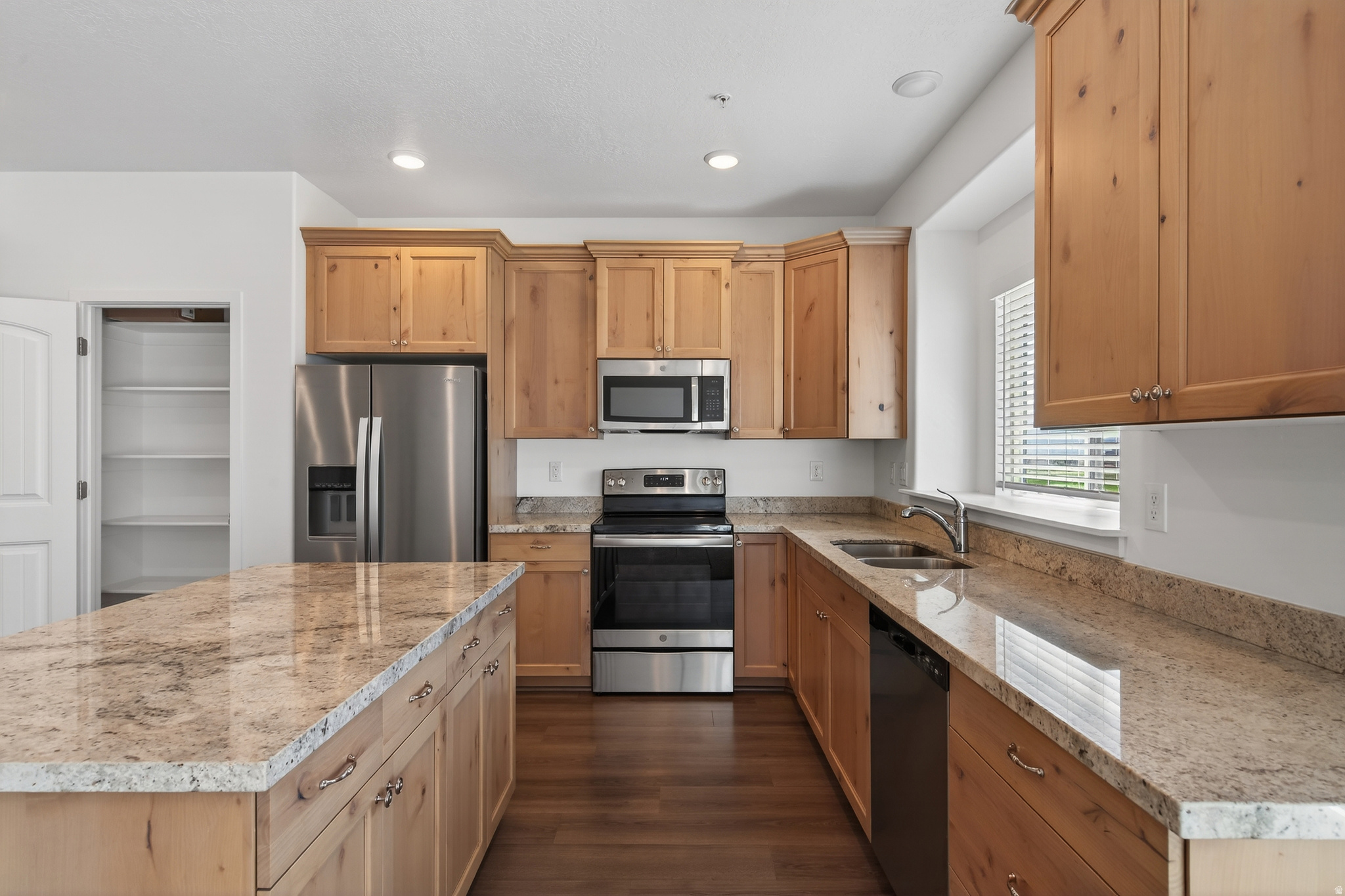 PARKSIDE - Residential