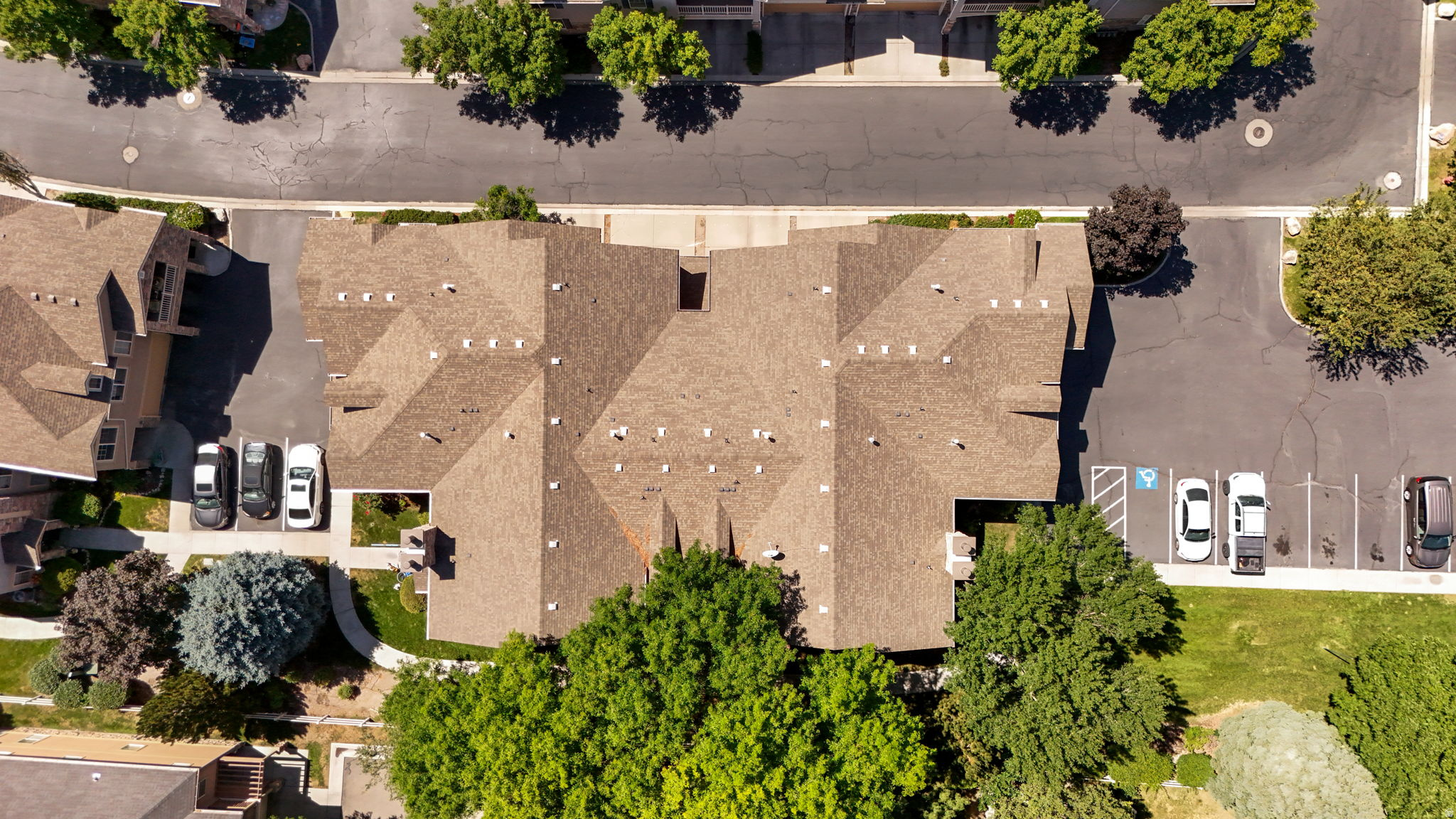 PEMBERLEY - Residential