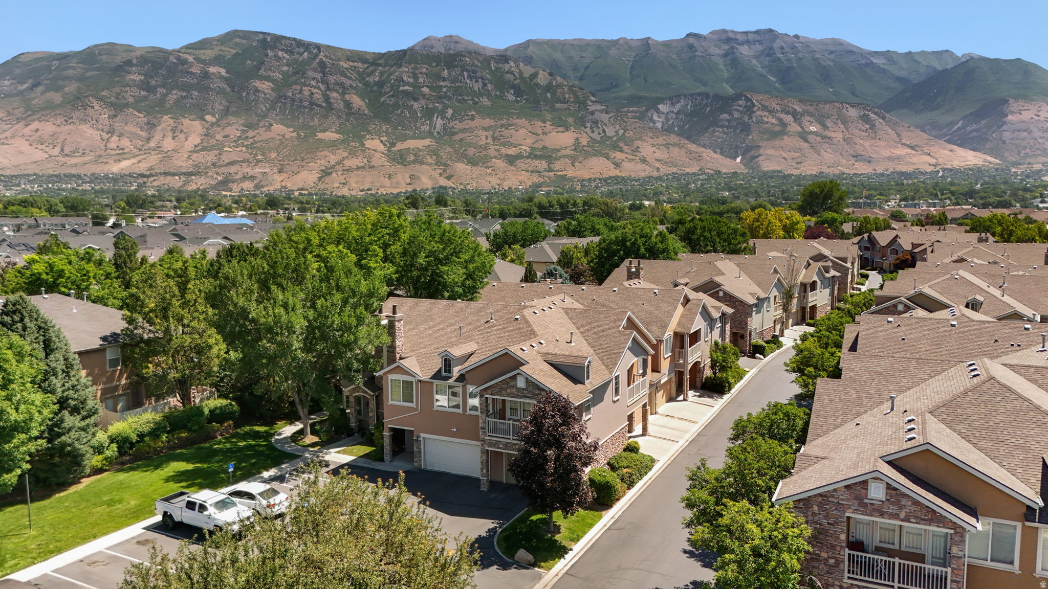 PEMBERLEY - Residential