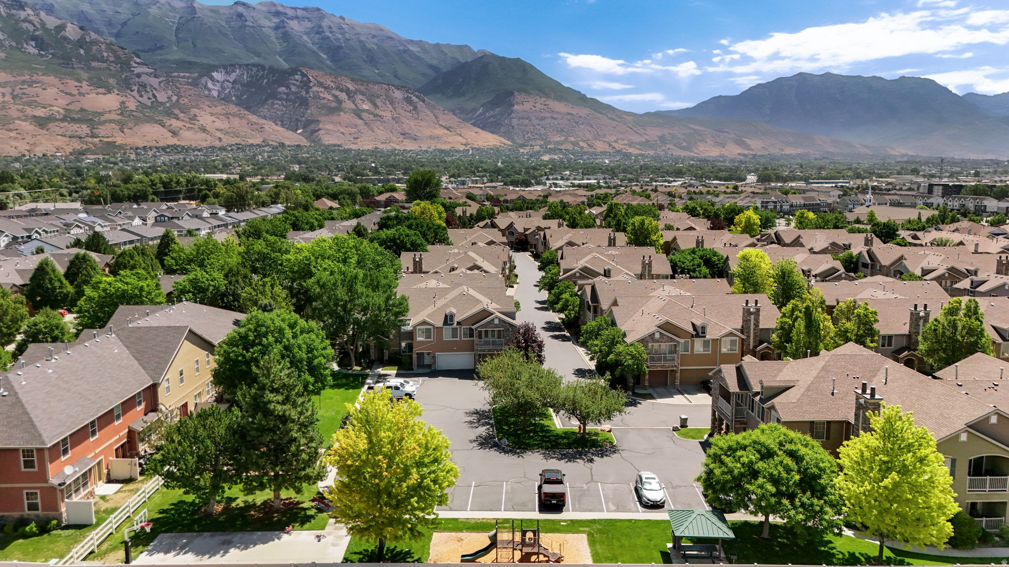 PEMBERLEY - Residential