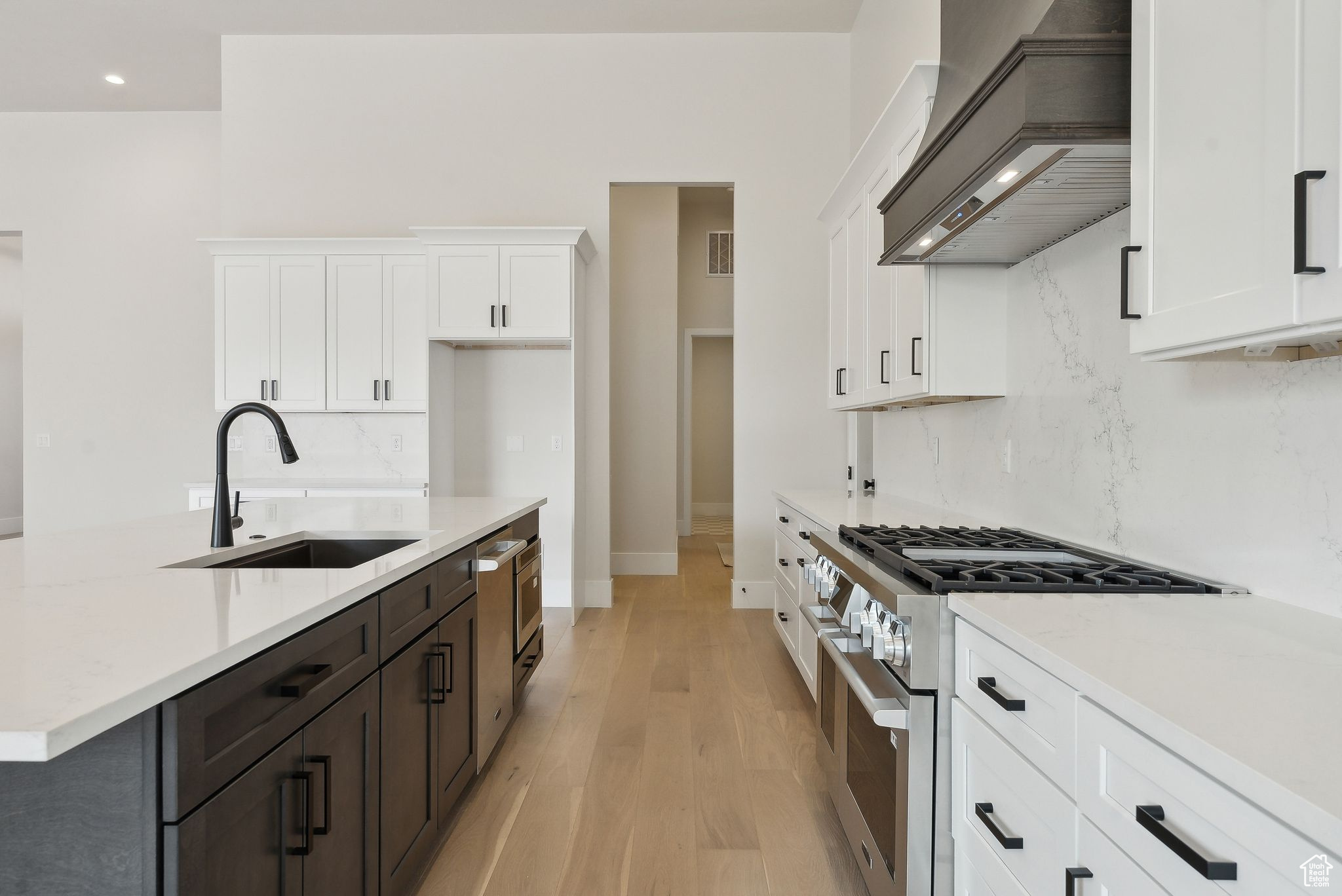HAWKEYE POINT - Residential