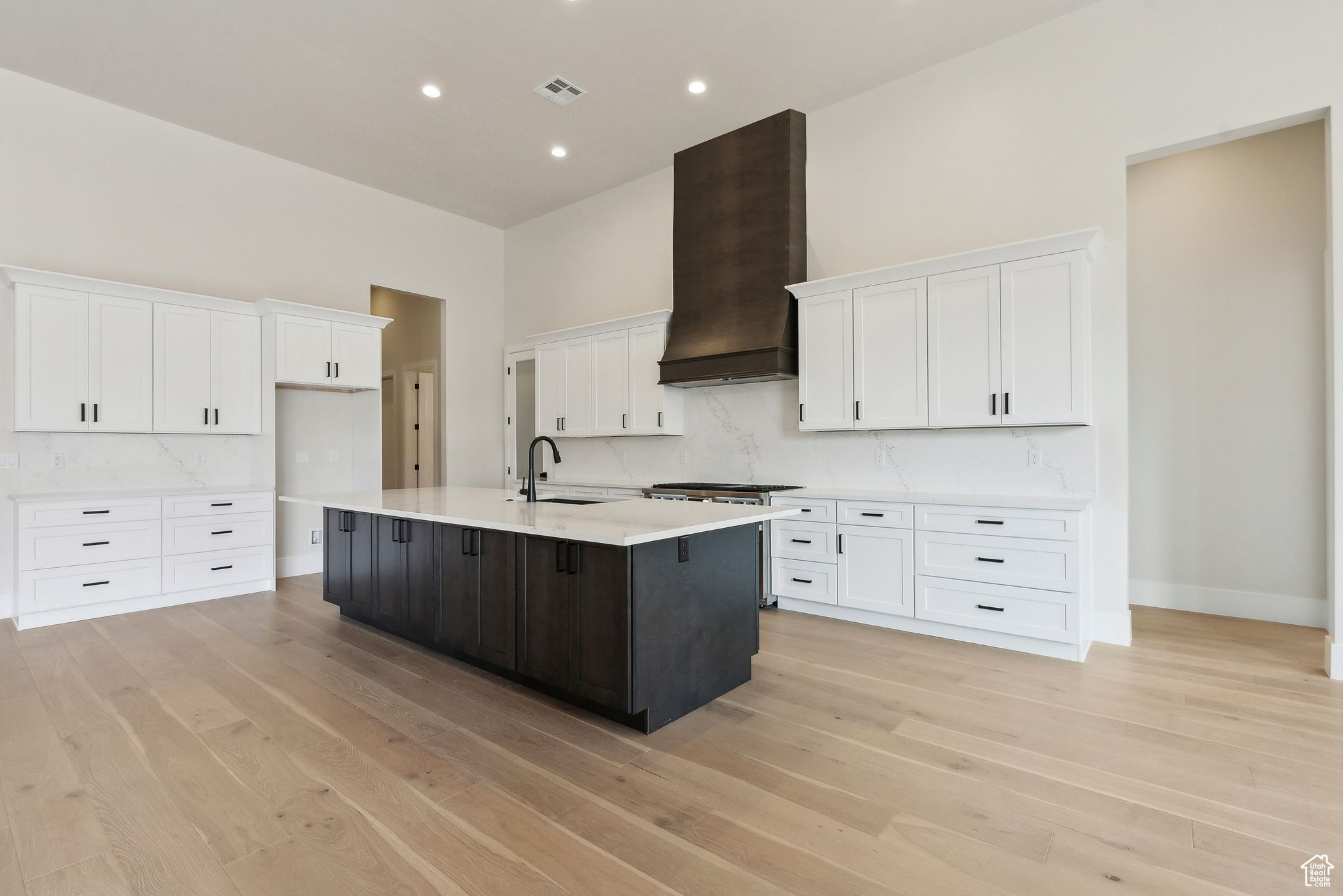 HAWKEYE POINT - Residential