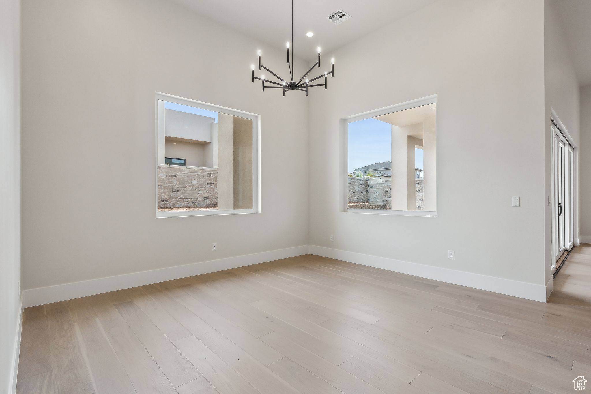 HAWKEYE POINT - Residential