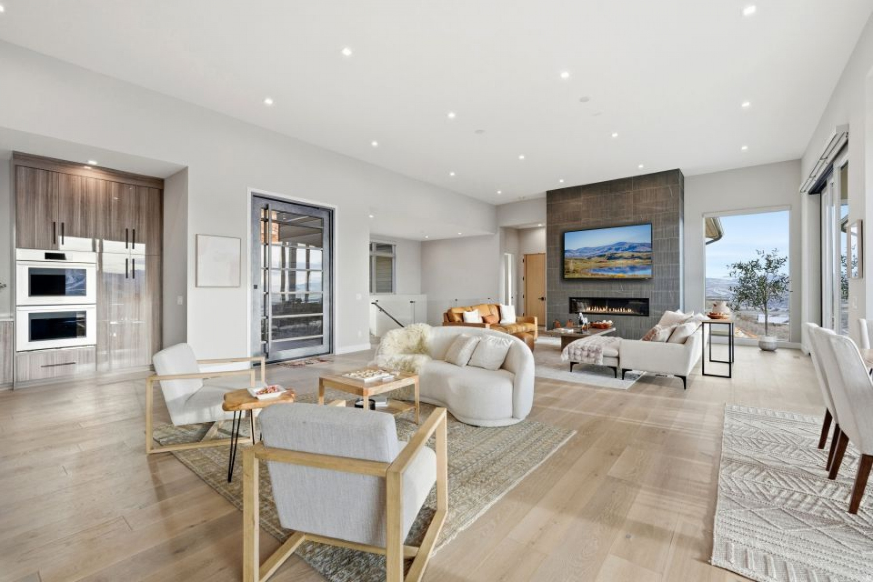 GOLDEN EAGLE - Residential