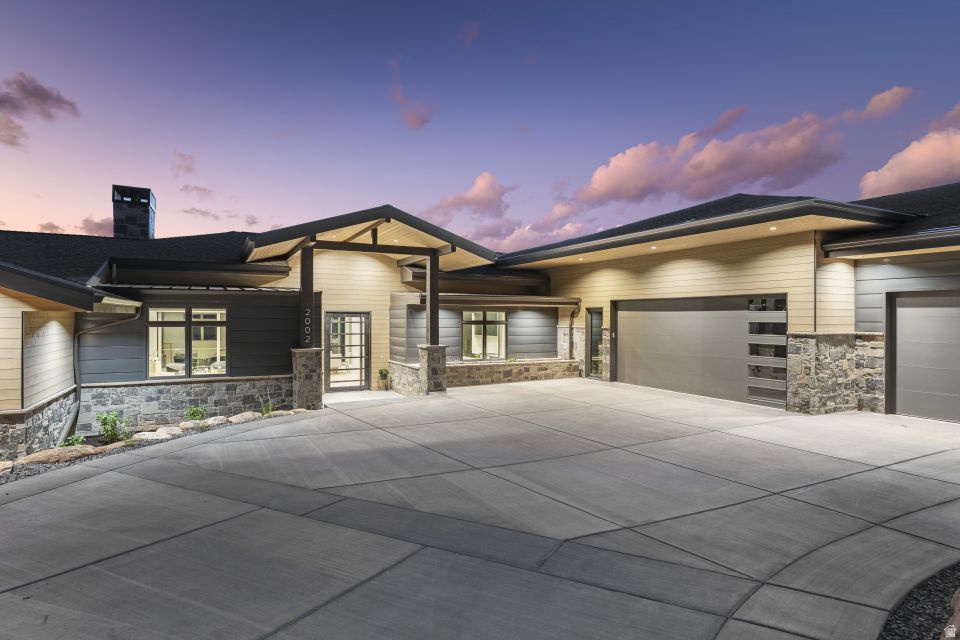 GOLDEN EAGLE - Residential
