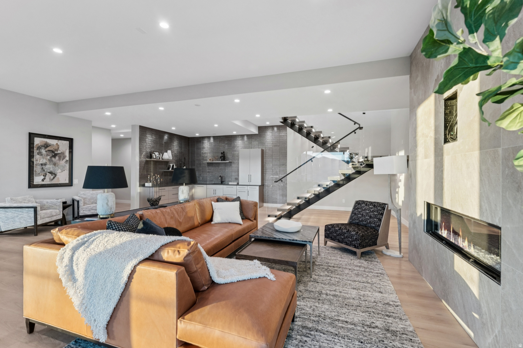 GOLDEN EAGLE - Residential