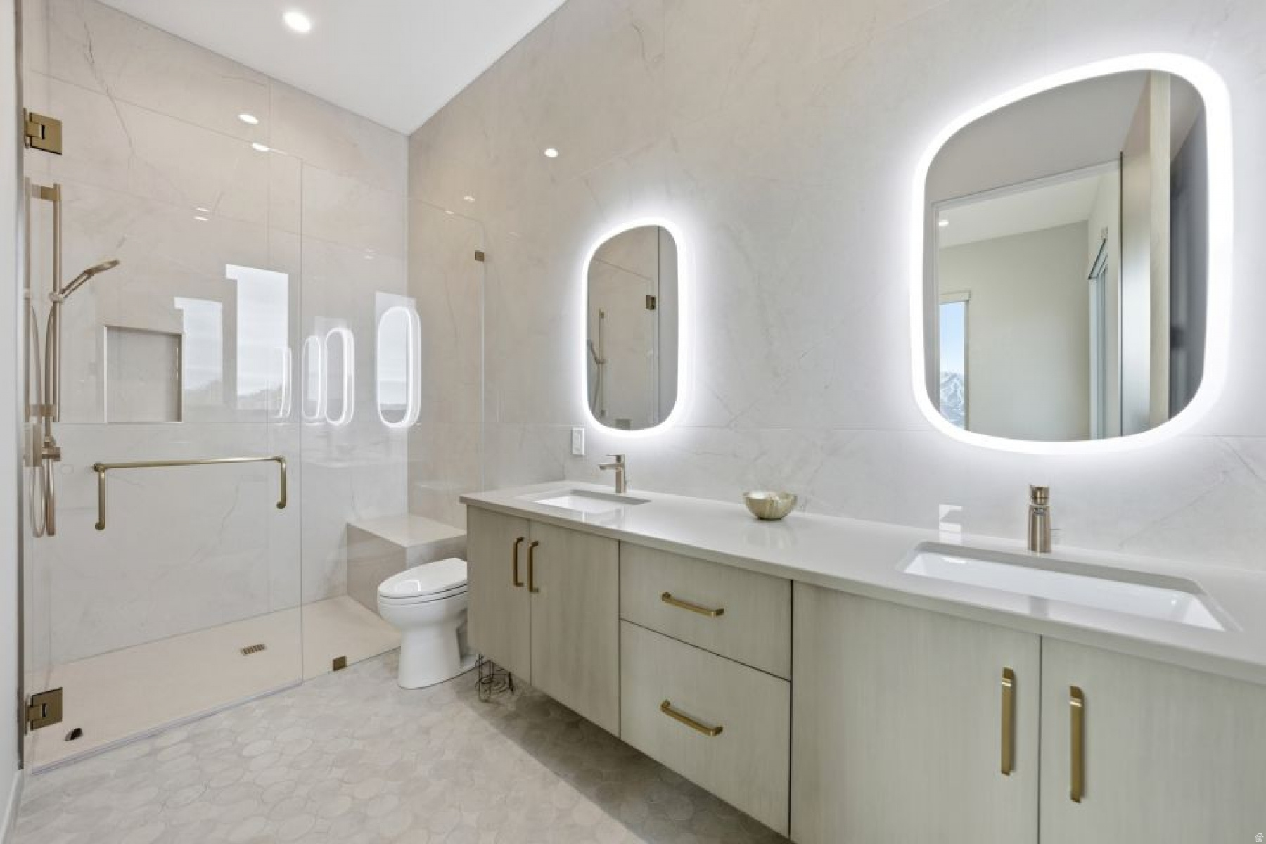GOLDEN EAGLE - Residential