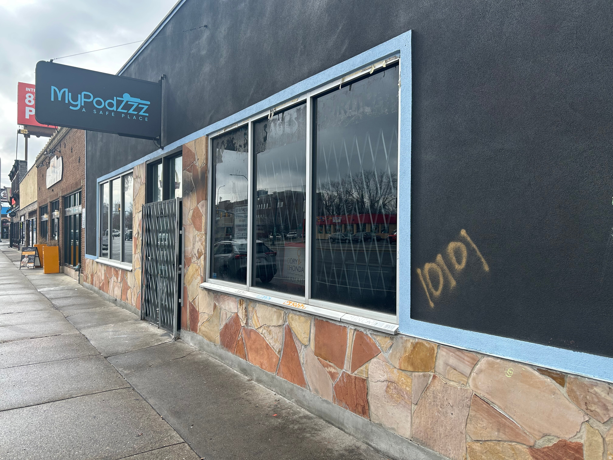 State street frontage, high traffics, back side and street side parkings. Vacant building, Contact agent for more details.