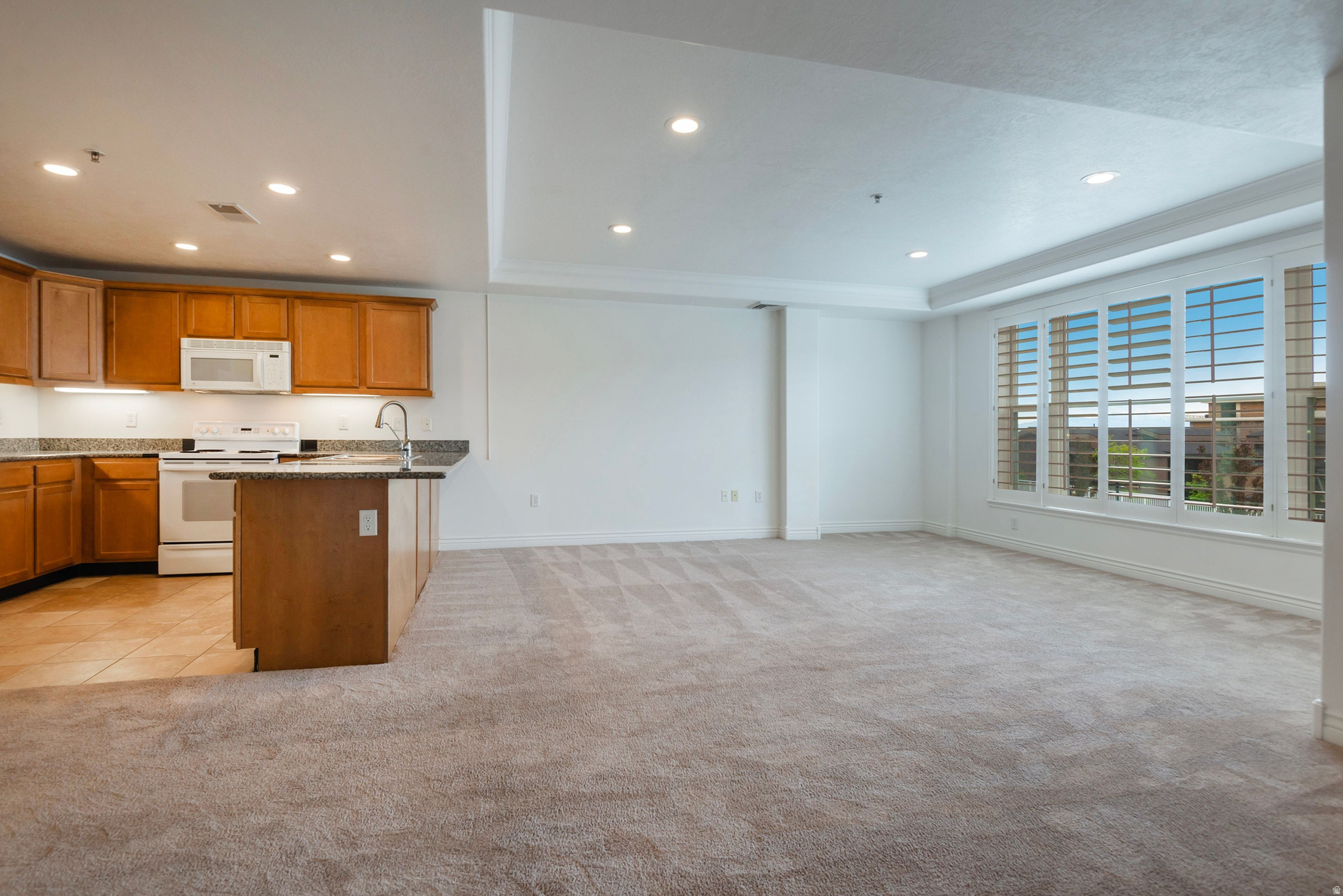 PRESIDENTIAL CLUB - Residential