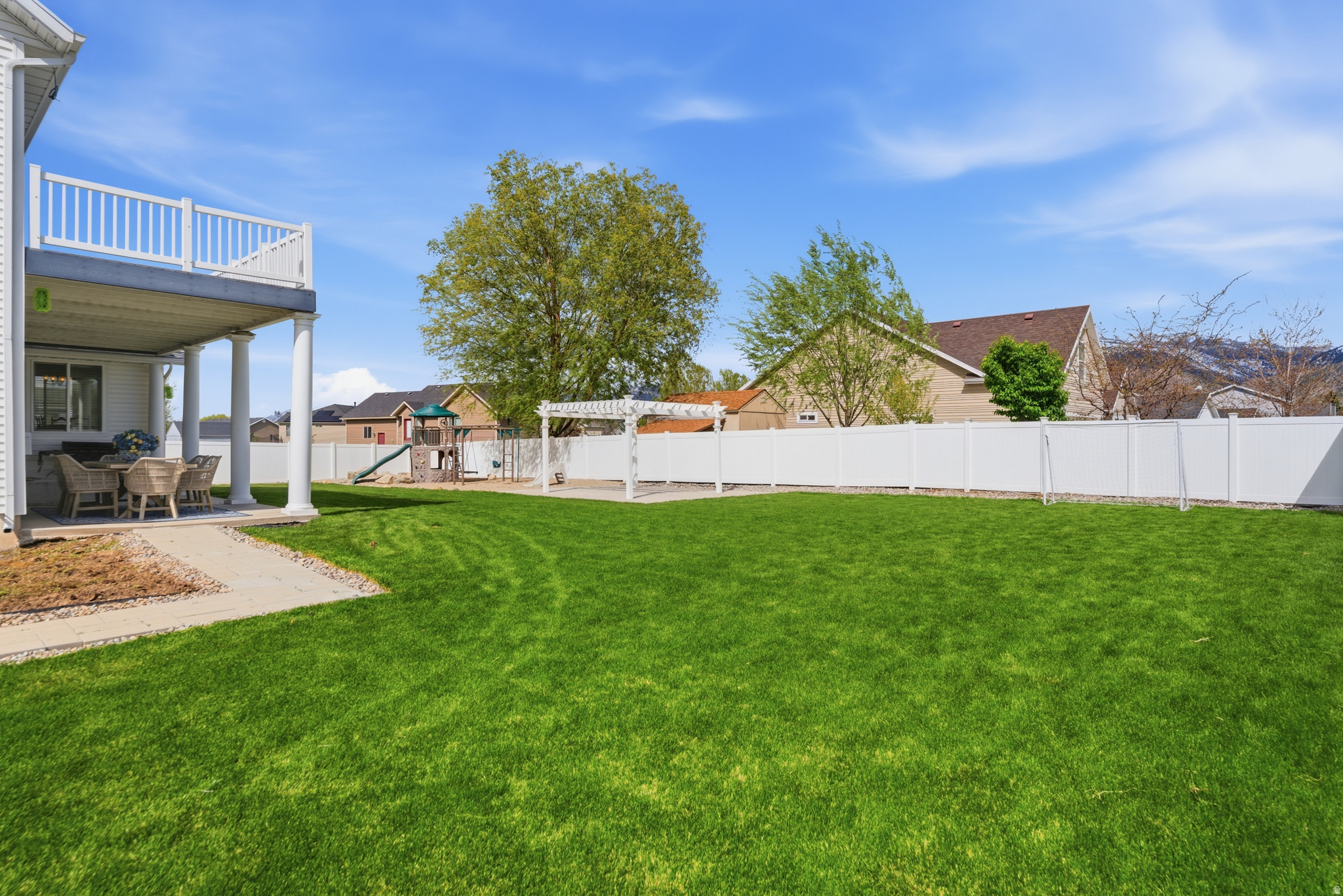 COUNTRY COVE ESTATES - Residential