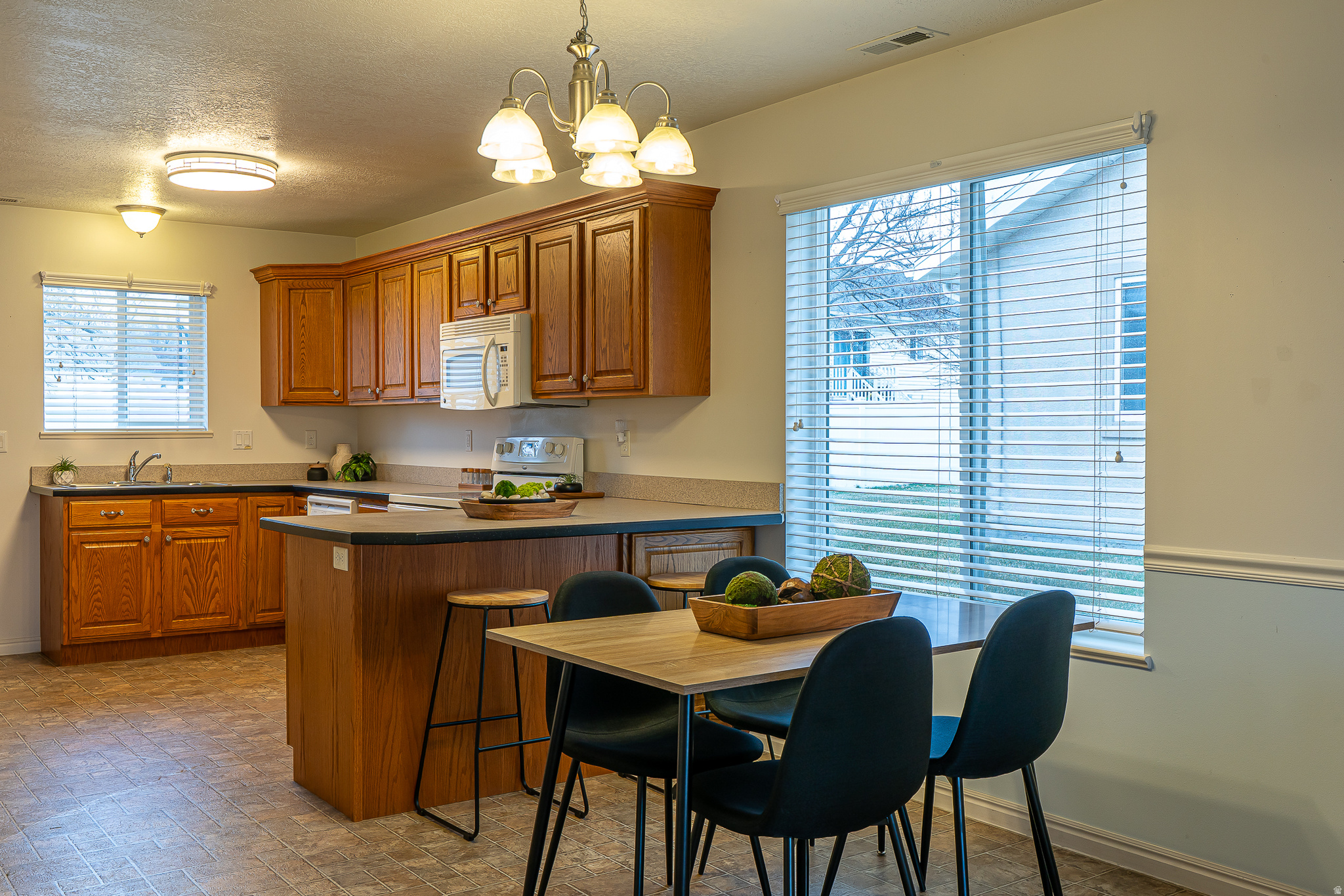 HYDE PARK RETIREMENT - Residential