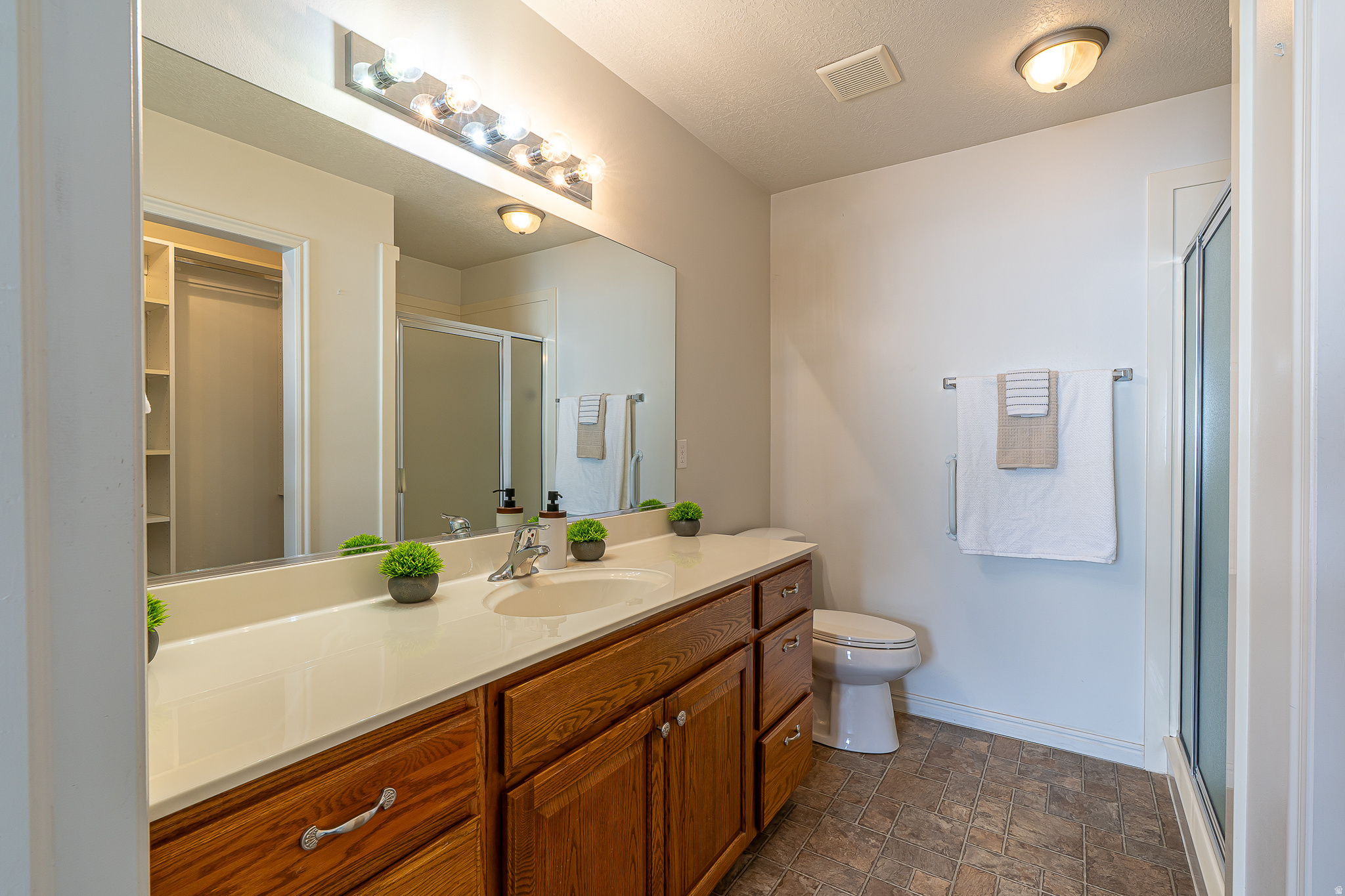 HYDE PARK RETIREMENT - Residential