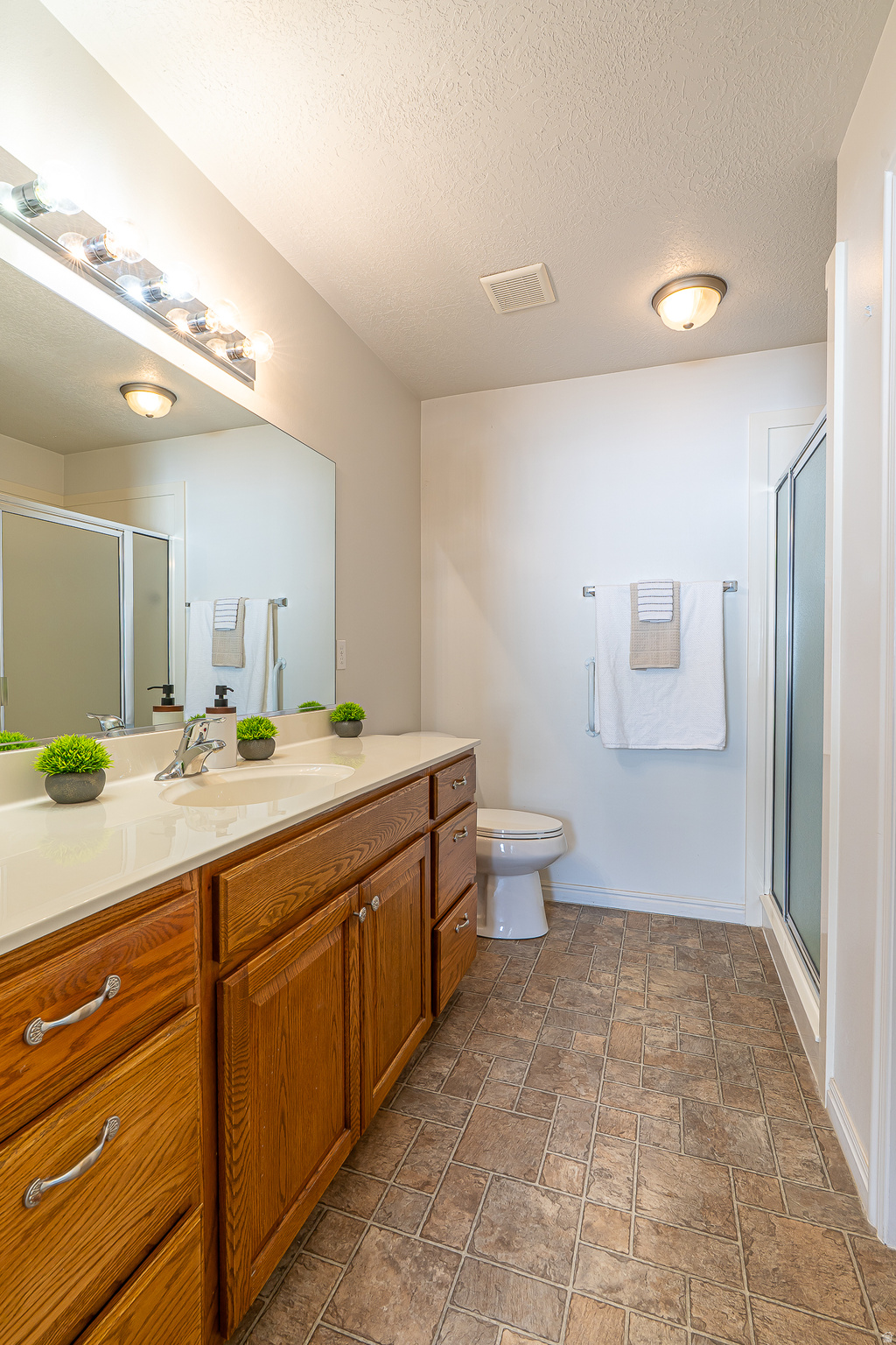 HYDE PARK RETIREMENT - Residential